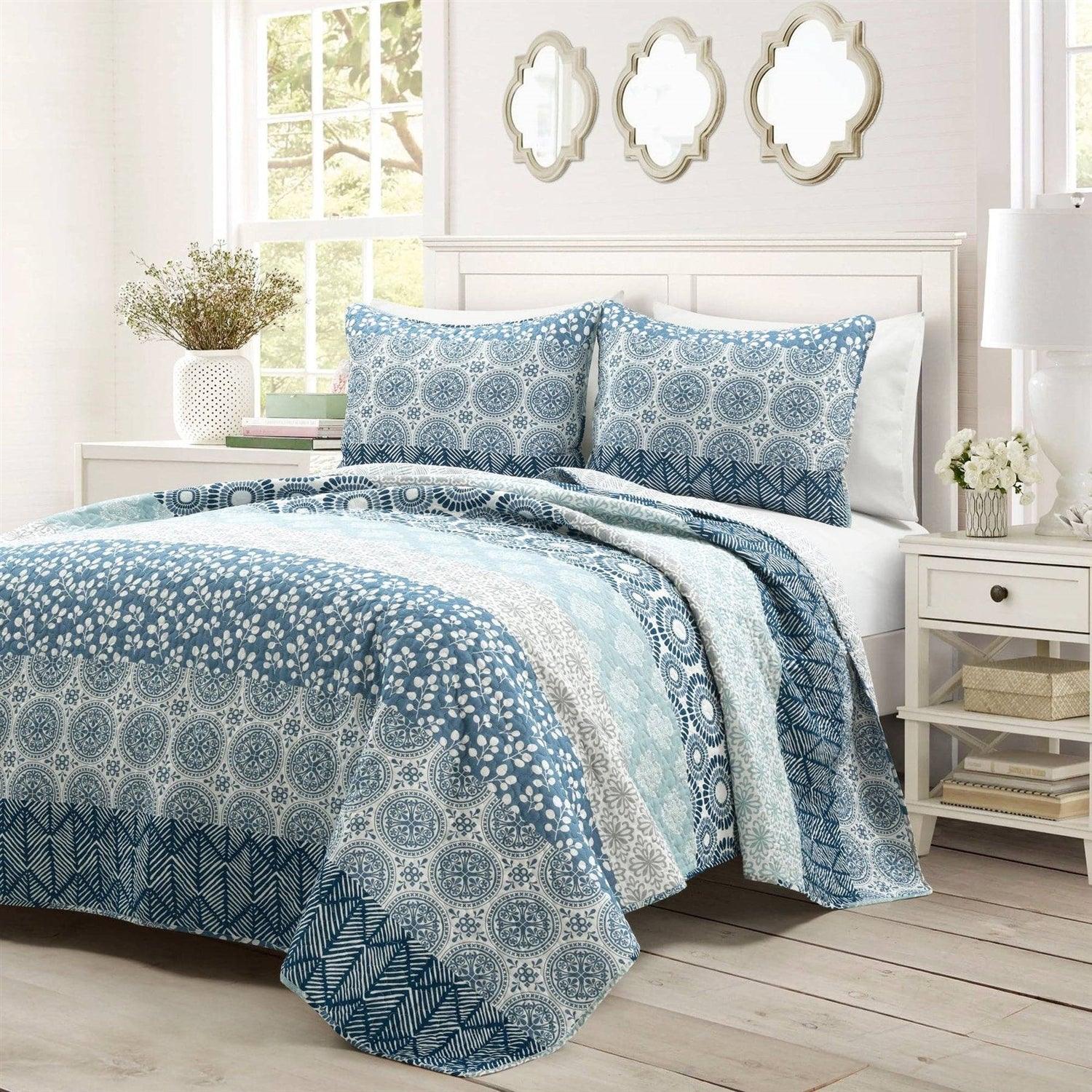 King Size Lightweight 3 Piece Reversible Botanical Blue Damask Quilt Set - PRHOMZ