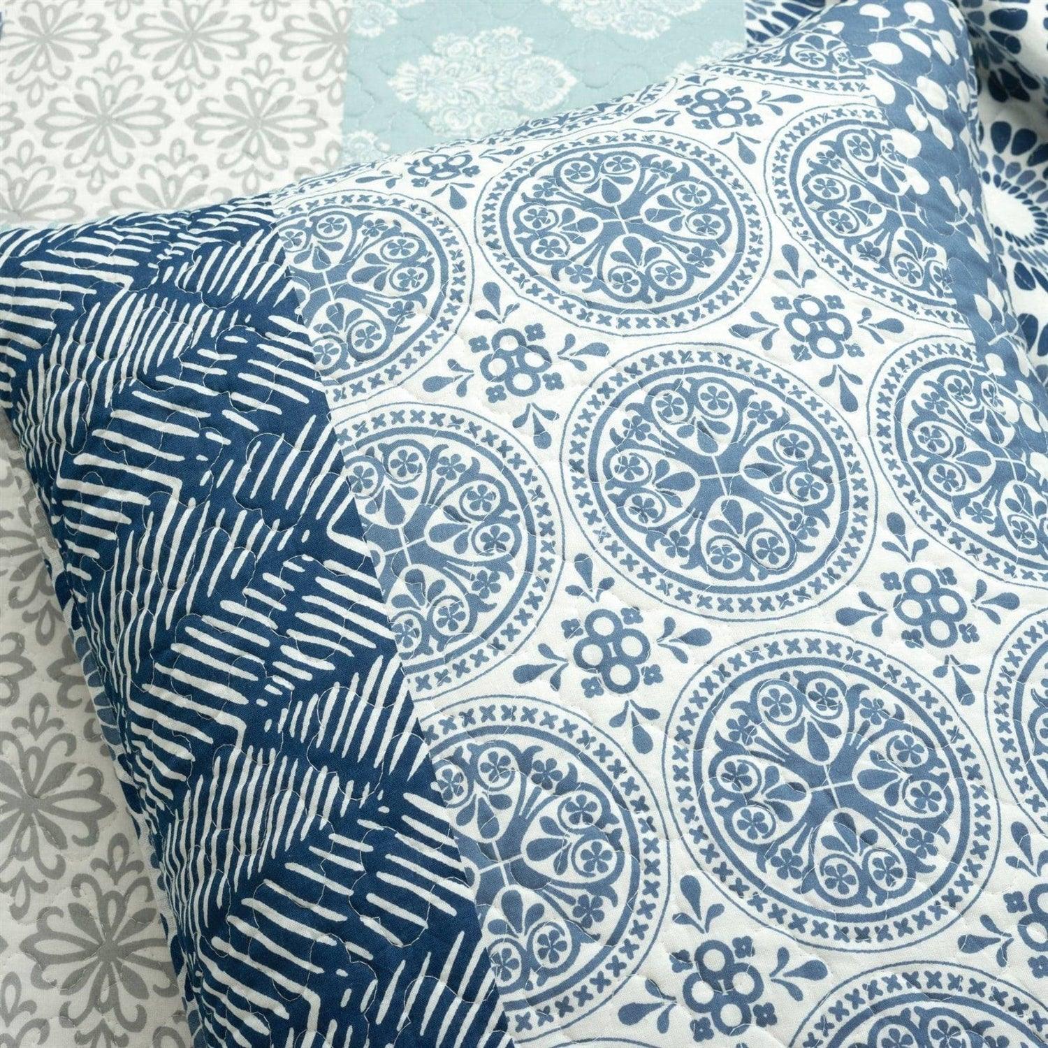 King Size Lightweight 3 Piece Reversible Botanical Blue Damask Quilt Set - PRHOMZ