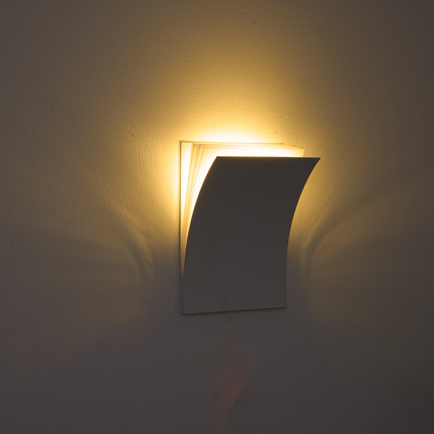 Paper Curve LED Wall Light, Modern Minimalist Wall Sconce with Curved Design