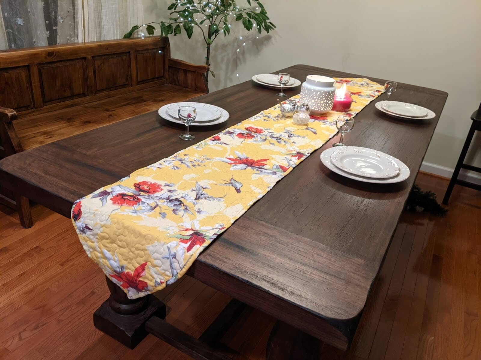 DaDalogy Bedding Sunshine Yellow Floral Vintage Hummingbirds Garden Table Runner (925)