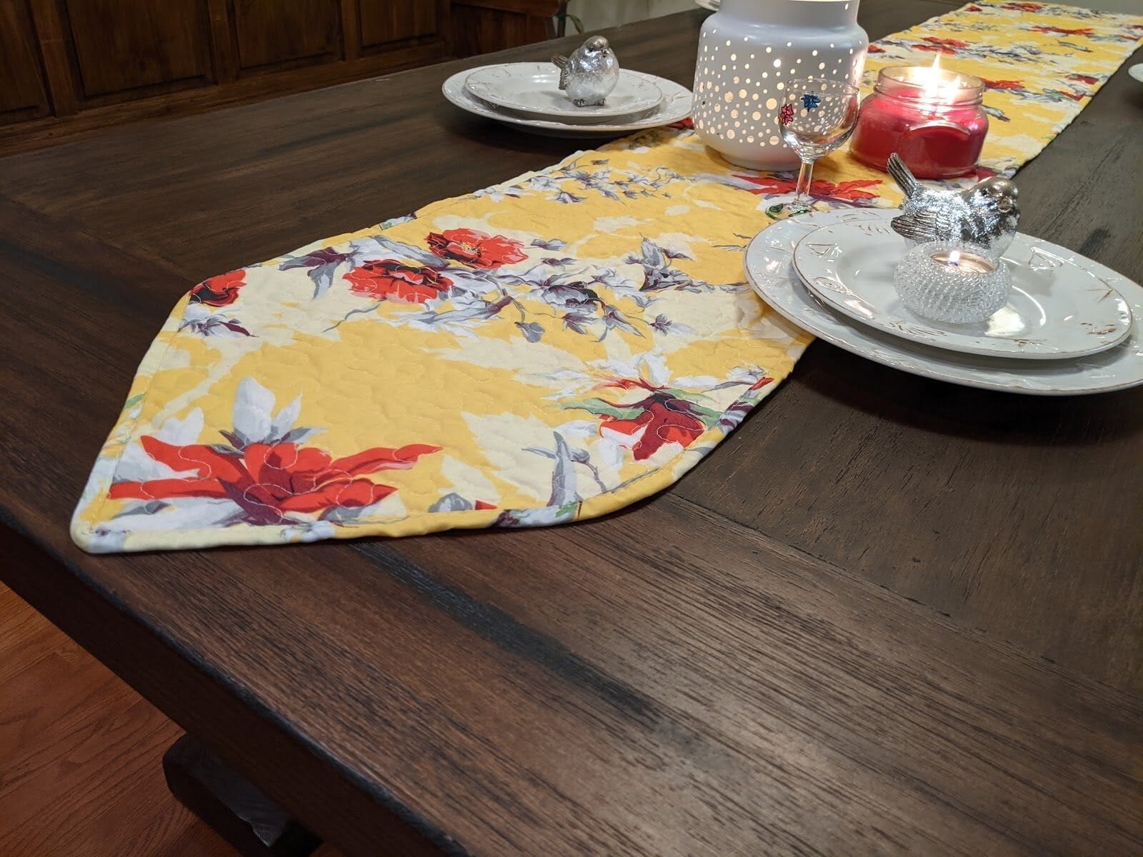 DaDalogy Bedding Sunshine Yellow Floral Vintage Hummingbirds Garden Table Runner (925)