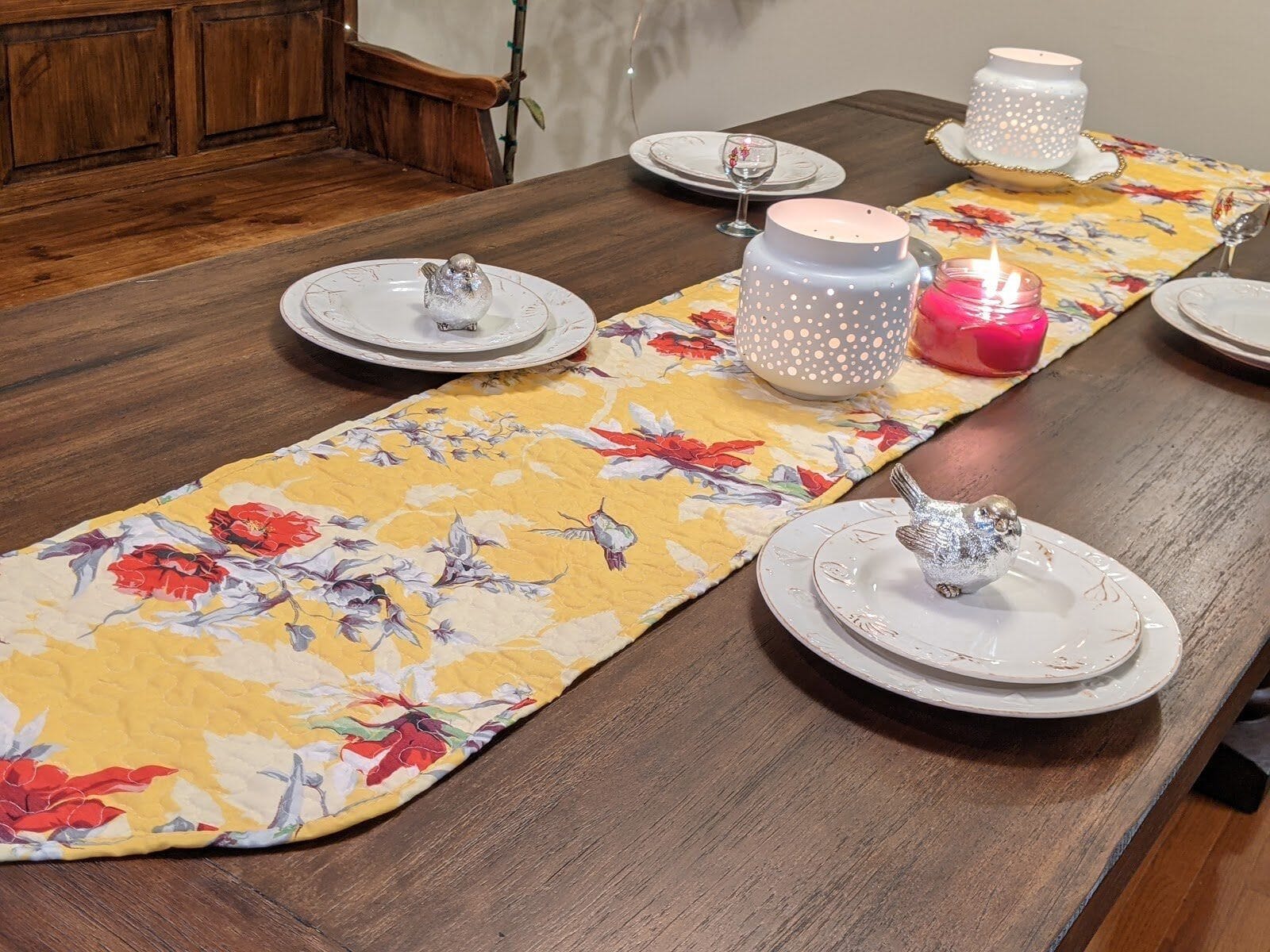 DaDalogy Bedding Sunshine Yellow Floral Vintage Hummingbirds Garden Table Runner (925)