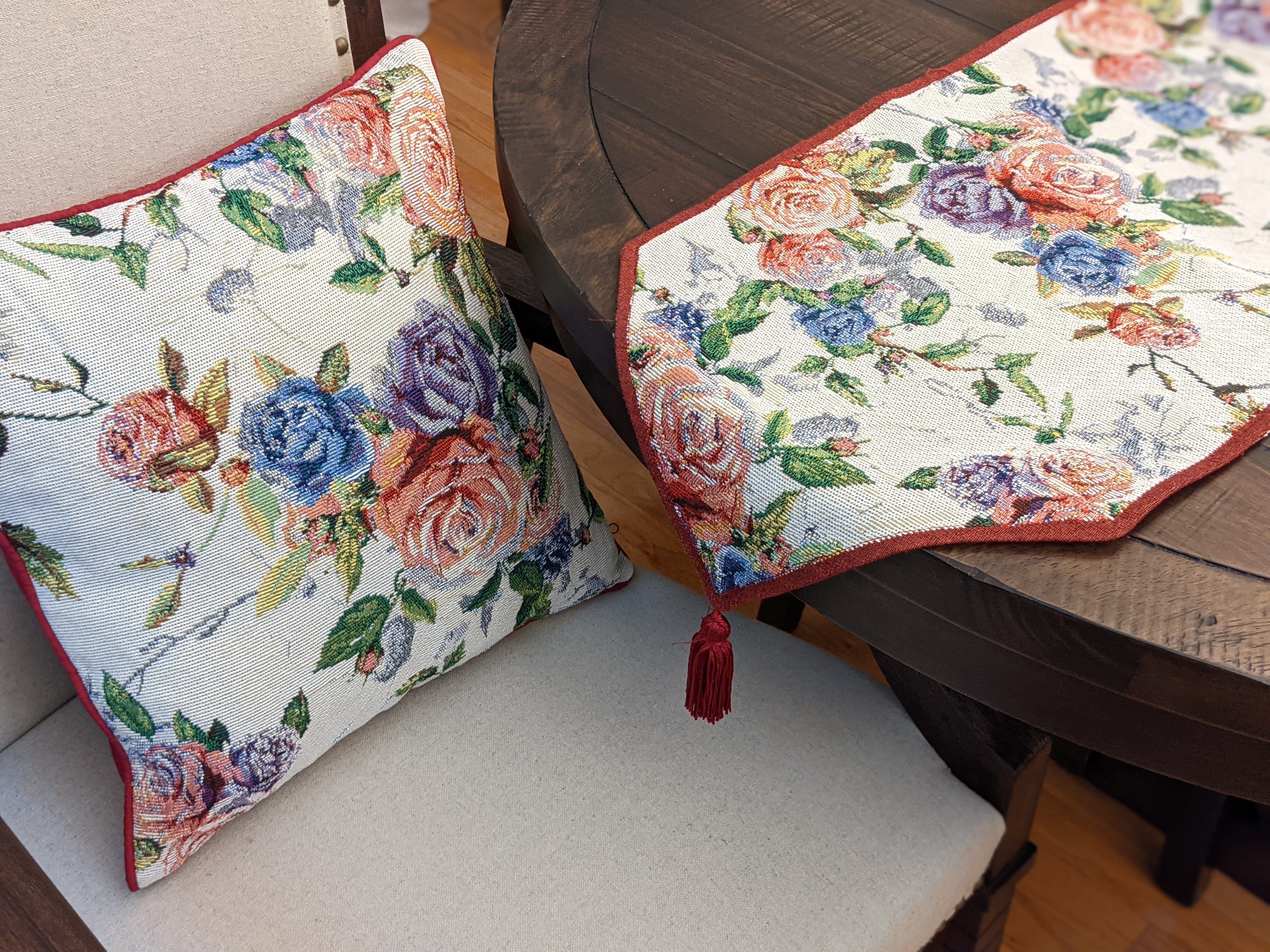 DaDa Bedding Vintage Romantic Roses Lovely Pink Floral Woven Tapestry Dining Table Runner (879)