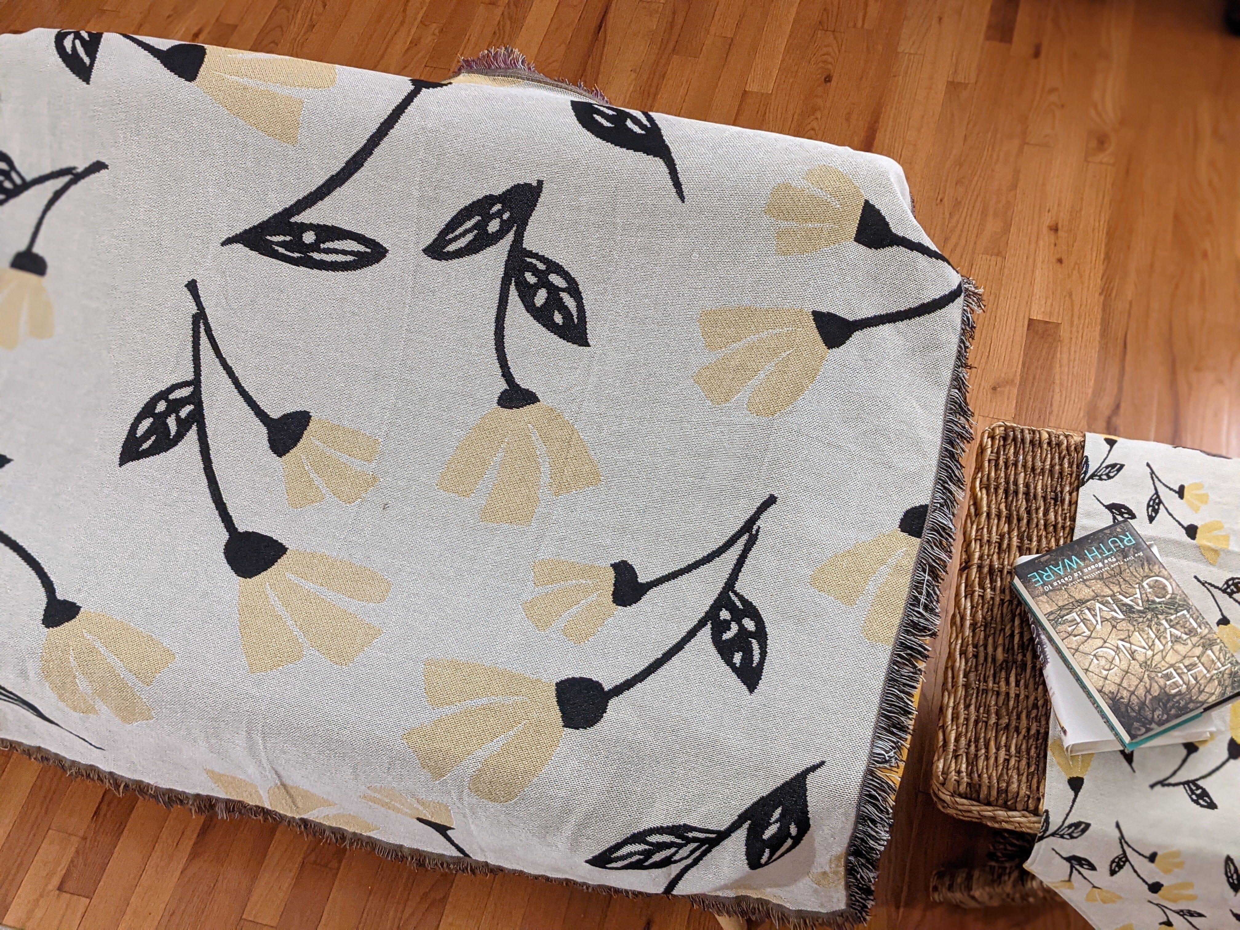 DaDa Bedding Yellow Fleur Botanical Sunshine Golden Floral Woven Tapestry Throw Blanket - 50” x 60” (18112)