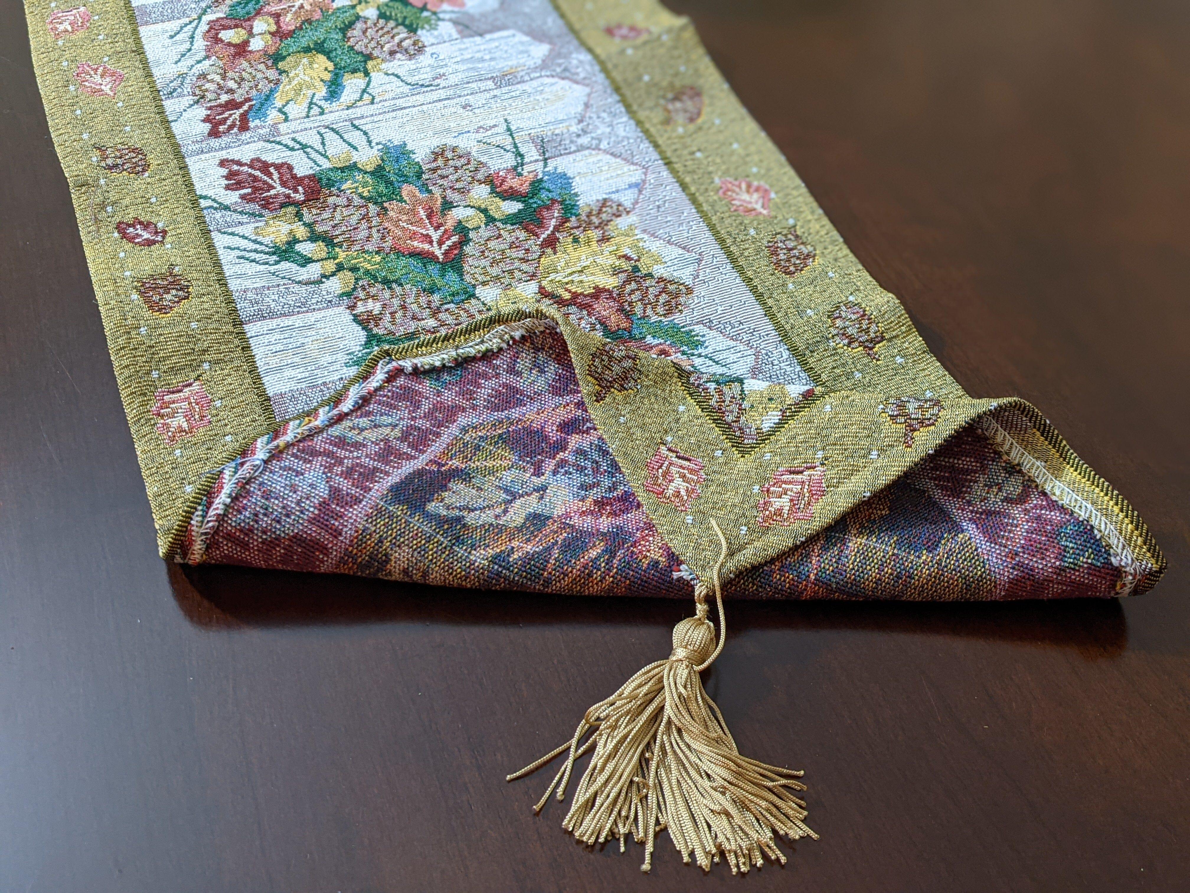 DaDa Bedding Rustic Floral Bouquet Lights Holiday Tapestry Dining Table Runner (6068)