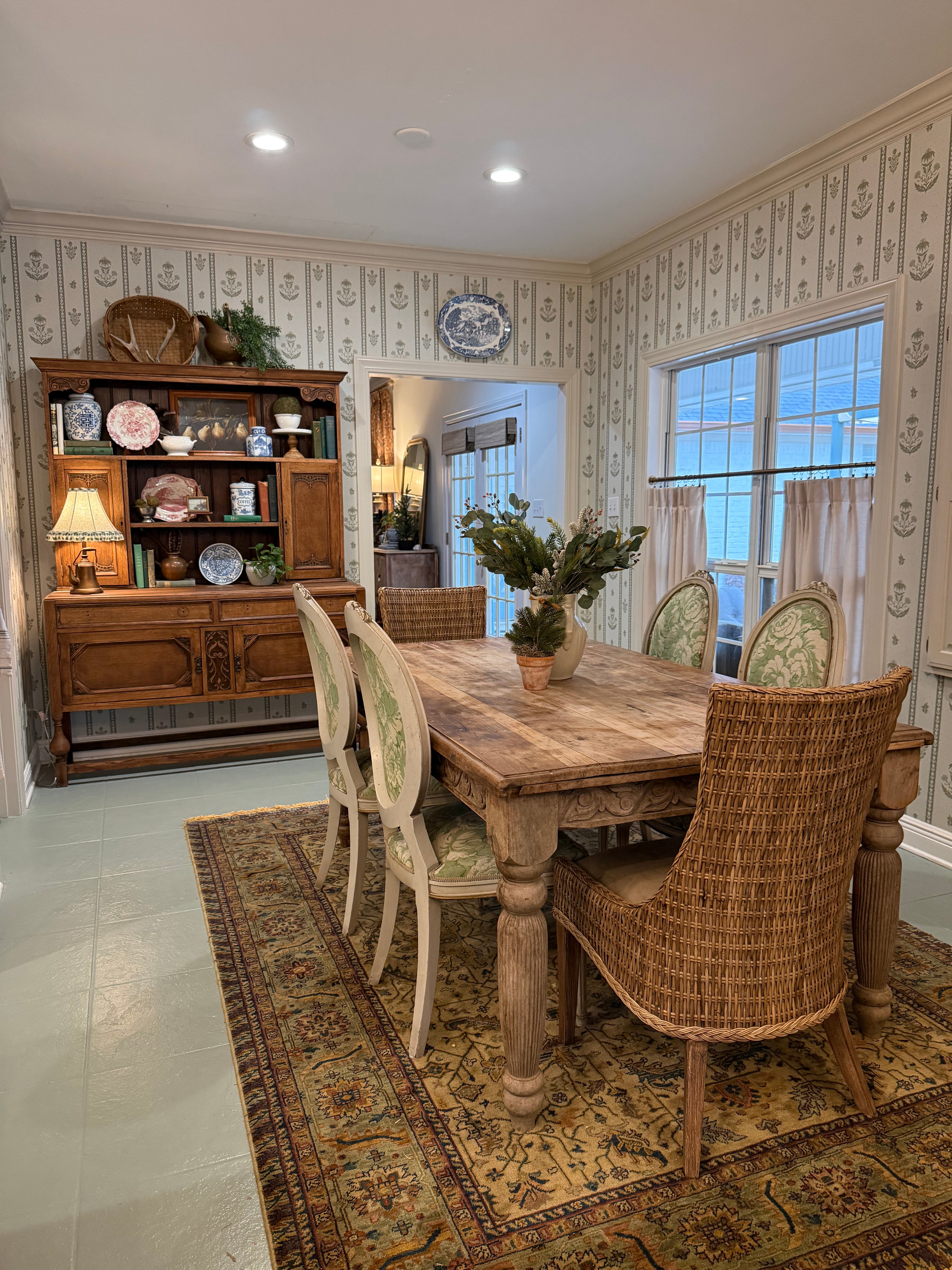 Cordelia Wallpaper by Danelys Sidron