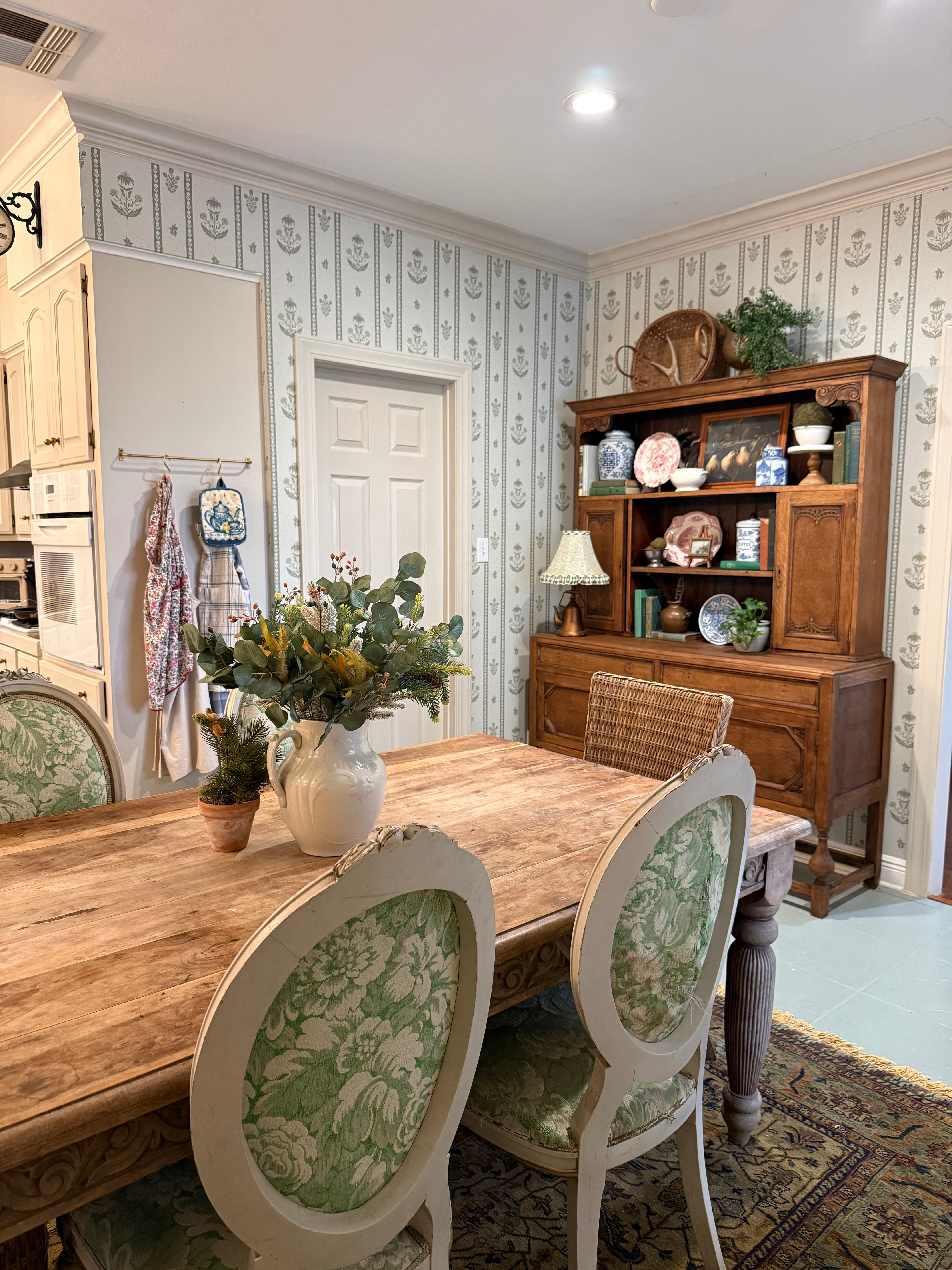 Cordelia Wallpaper by Danelys Sidron