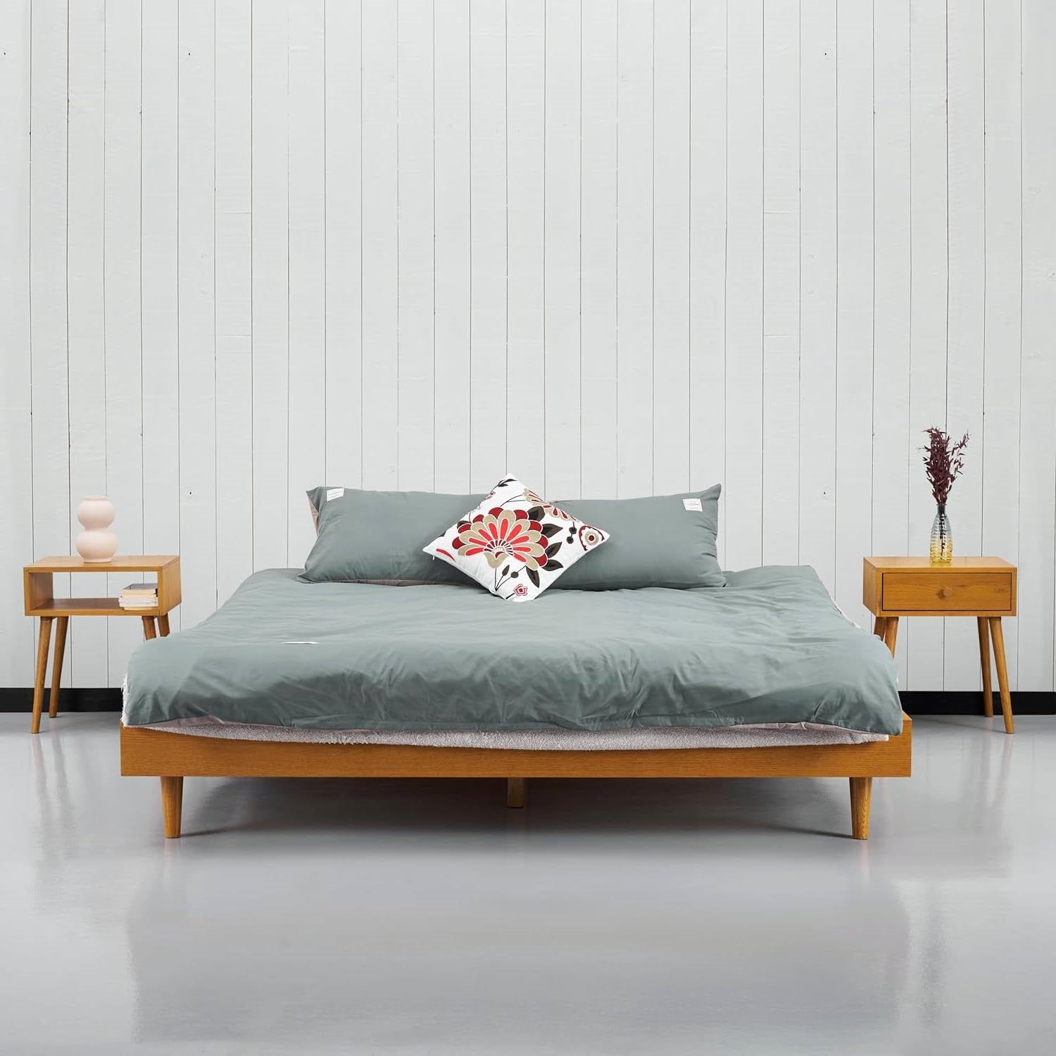 Queen size Mid-Century Modern Platform Bed Frame in Light Wood Finish-1