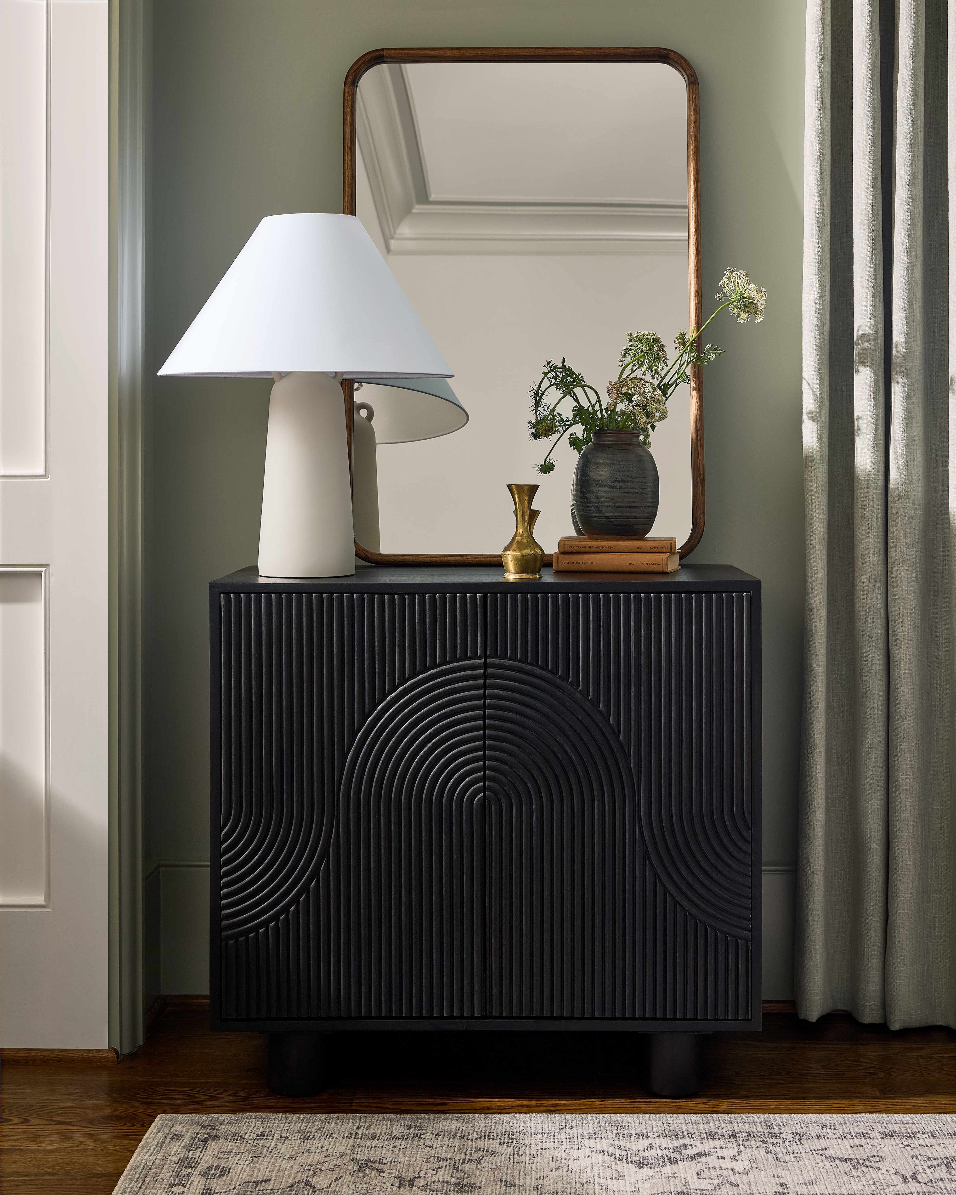 Riudecols Black Cabinet-0