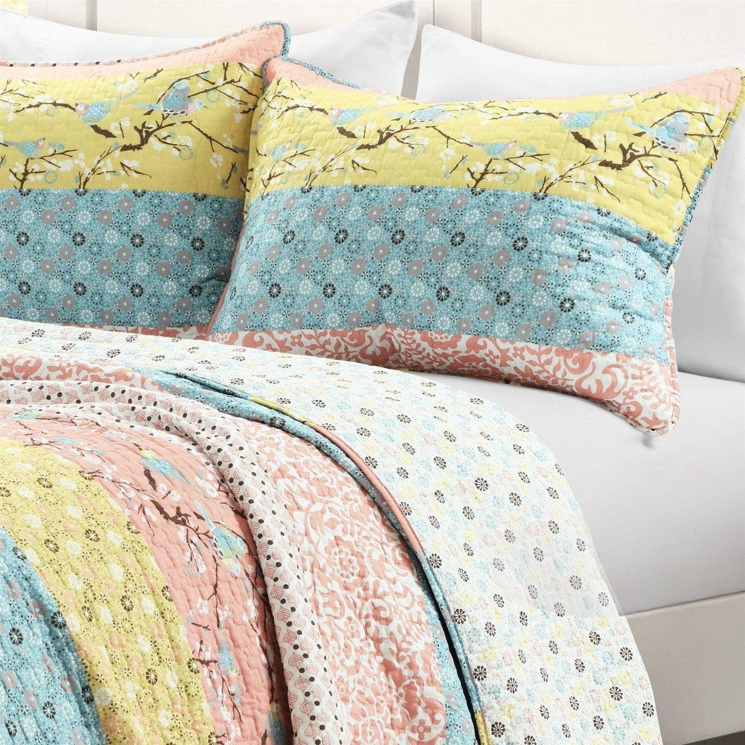 Full/Queen Blue Yellow Pink Ivory Boho Floral Reversible Lightweight Quilt Set - PRHOMZ