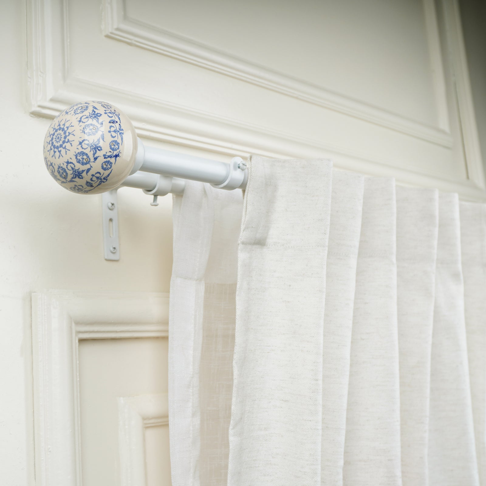 White & Blue Double Curtain Pole | Extendable | Ceramic Floral Finials | 28-144 Inch-1