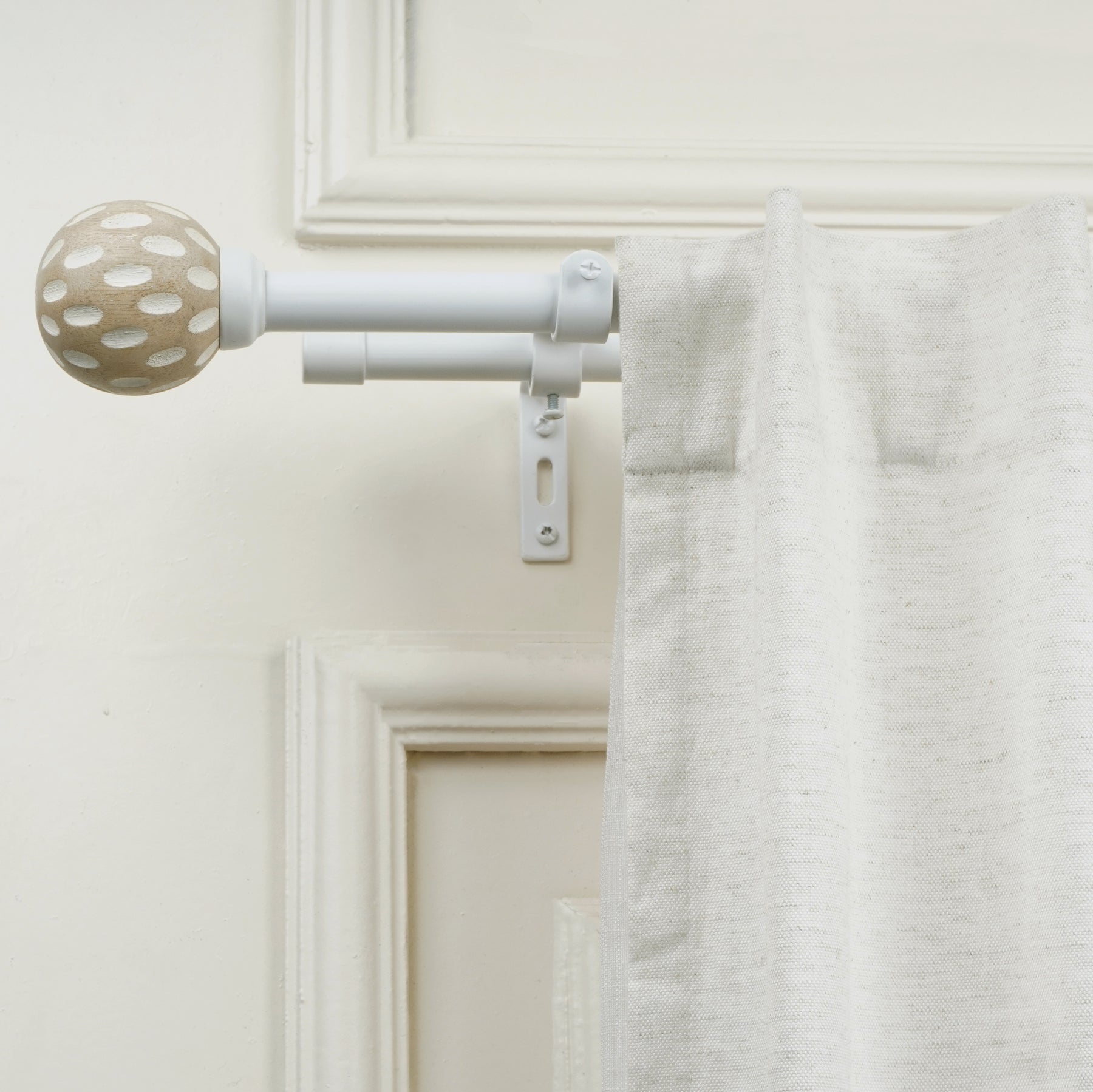 White Double Curtain Pole Set with Fluted Ball Finials - Extendable, Telescopic, Rustproof - 71-122cm, 122-224cm, 213-366cm-0