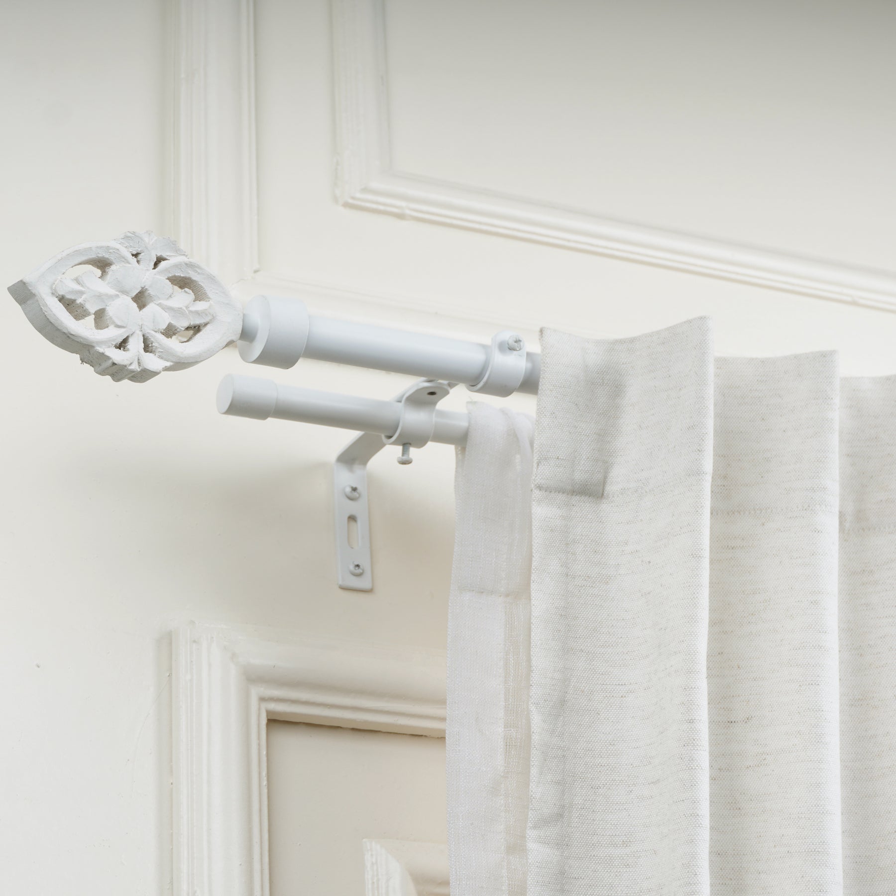 White Extendable Double Curtain Pole With Decorative Carved Finials-2