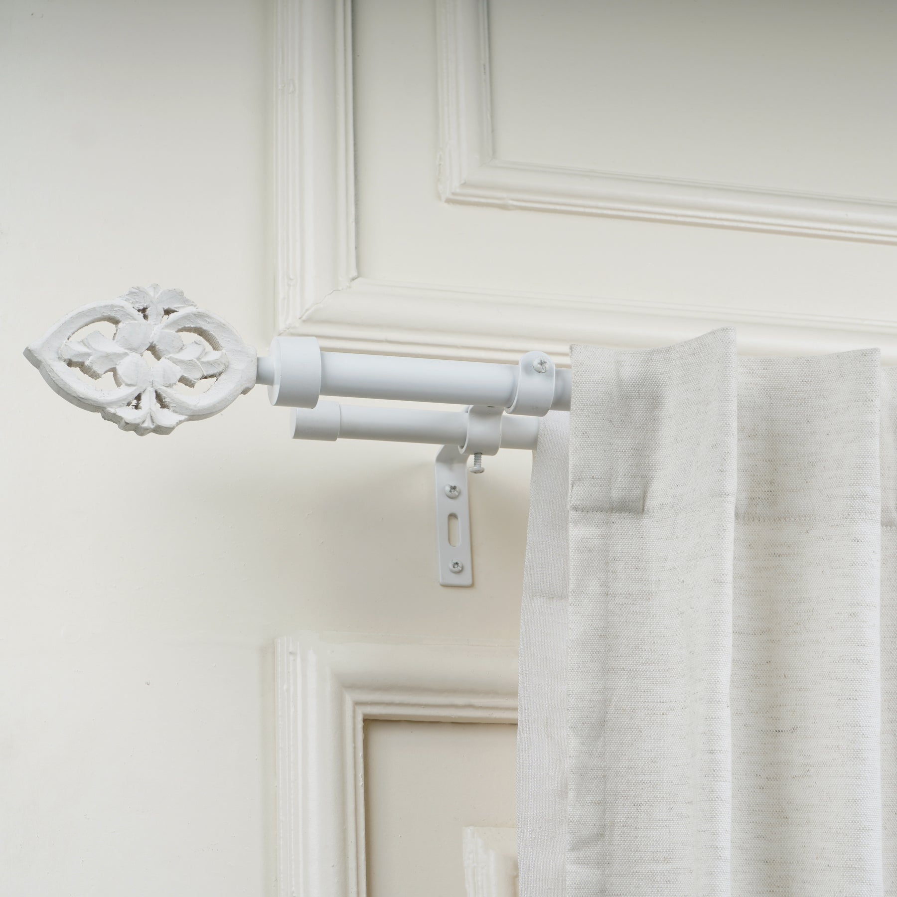 White Extendable Double Curtain Pole With Decorative Carved Finials-0