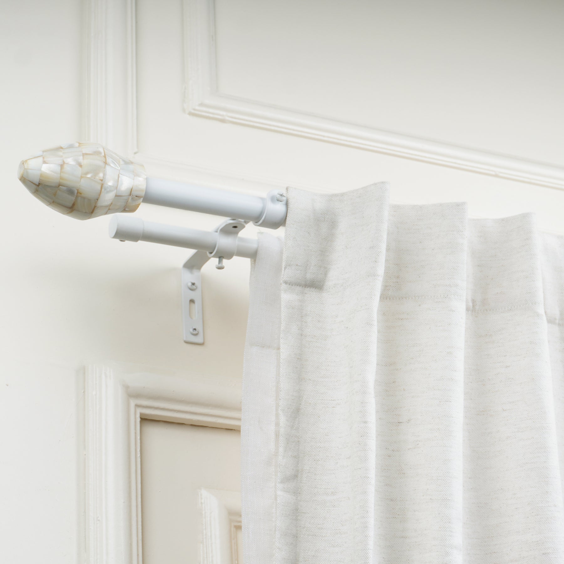 White Double Curtain Pole Set with Seashell Finials - Extendable, Telescopic, Rustproof - 71-122cm, 122-224cm, 213-366cm-1
