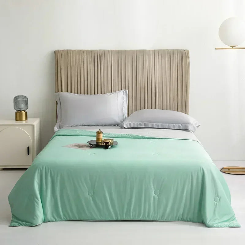 Cooling Blanket Lightweight Summer Quilt