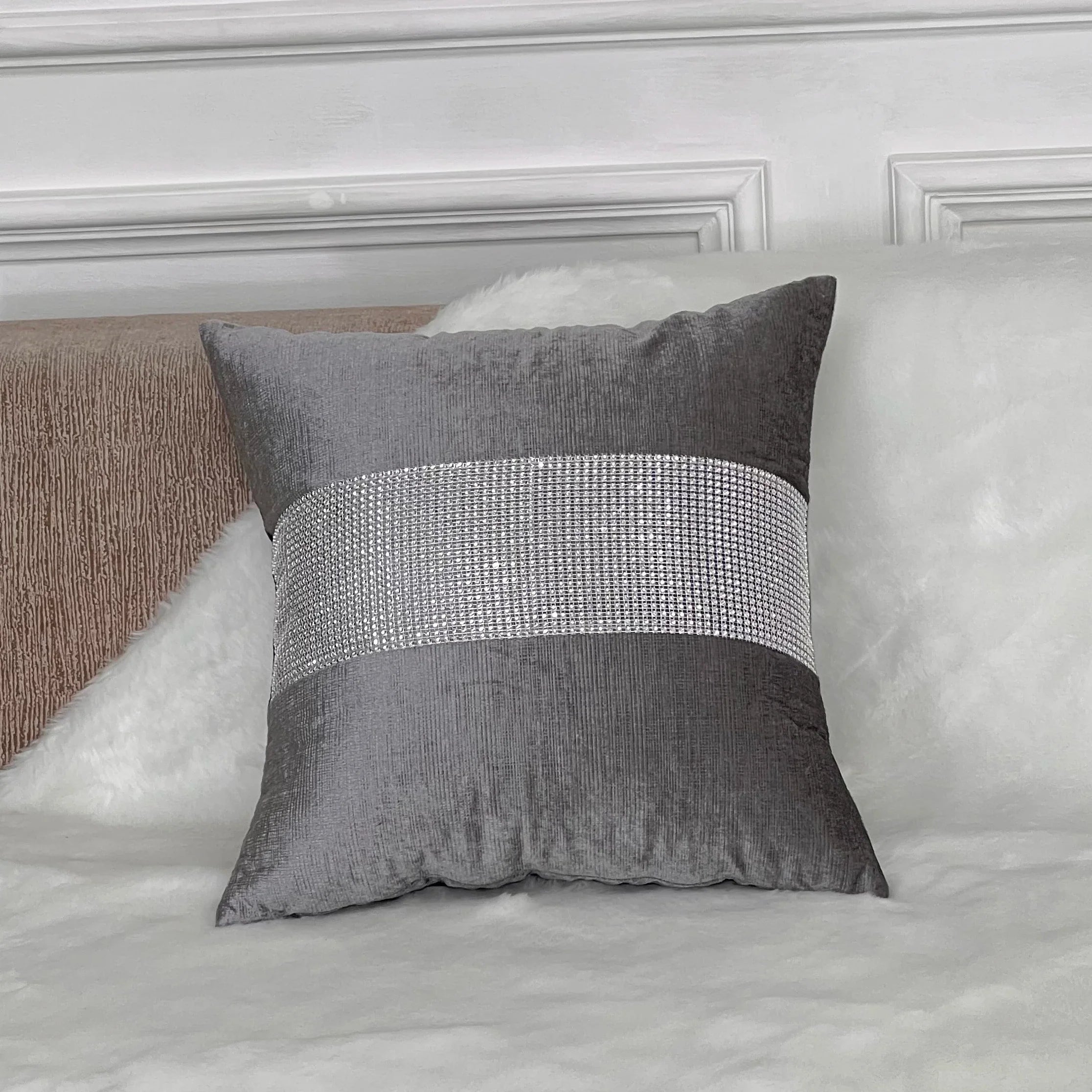 Polyester Plaid Plush Cushion Pillowcase