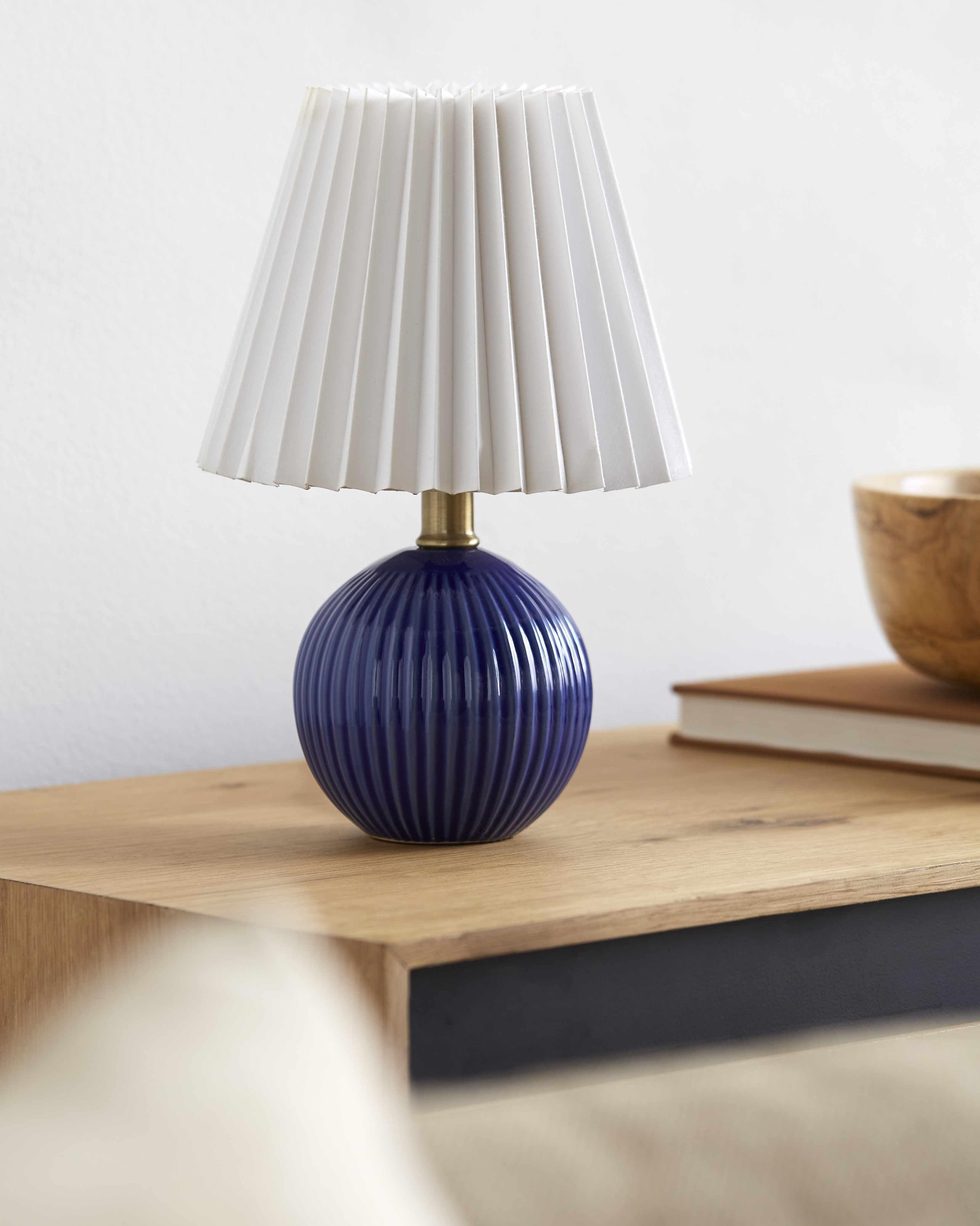 Shahrekord Blue Ceramic Table Lamp - PRHOMZ