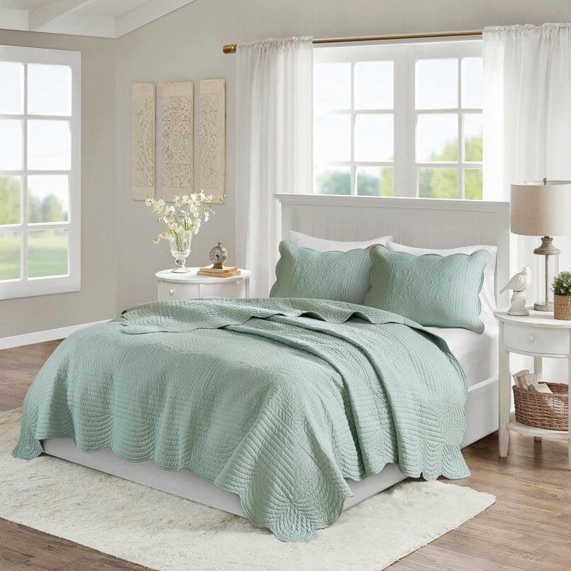 King Size 3 Piece Reversible Scalloped Edges Microfiber Quilt Set in Seafoam - PRHOMZ