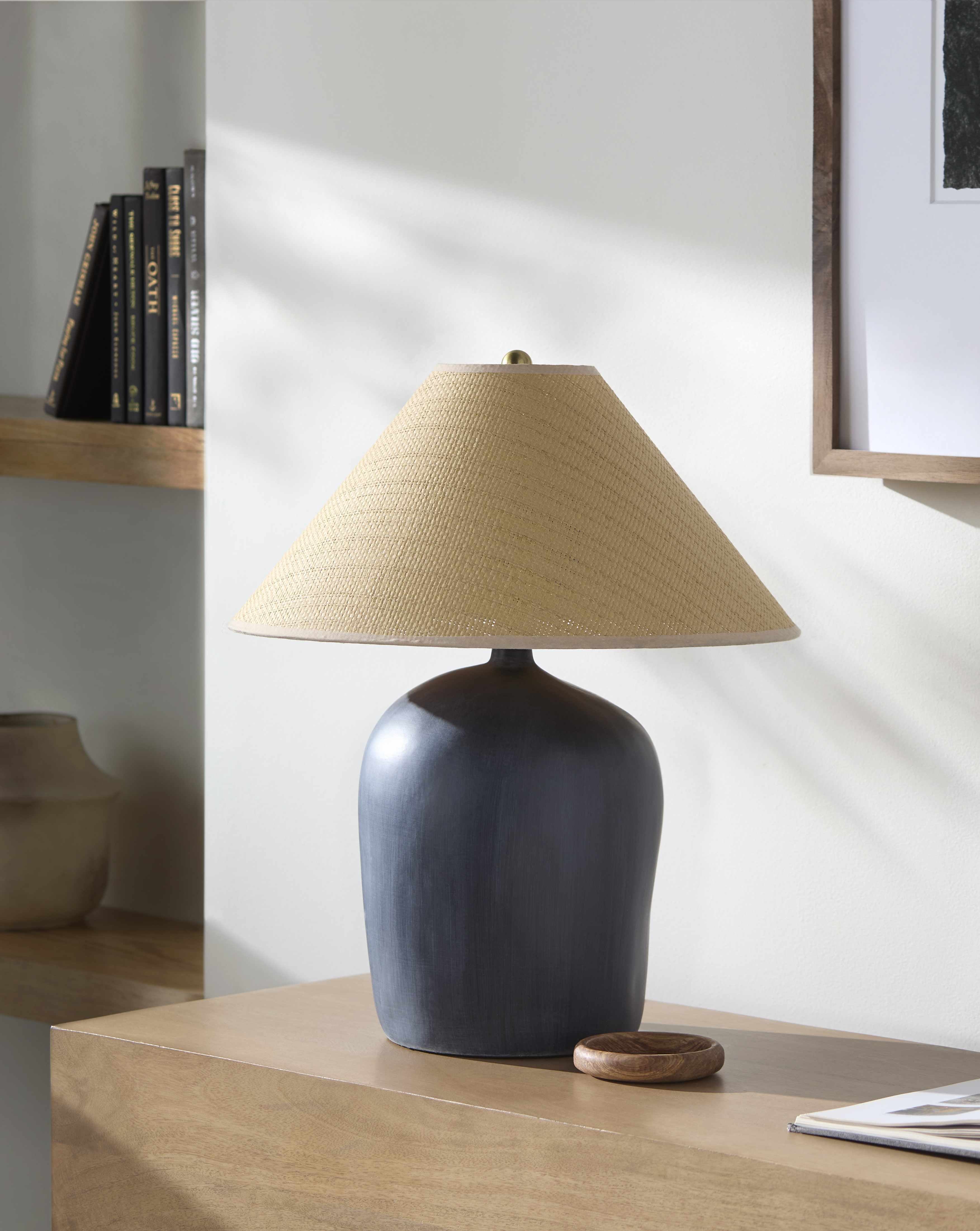 Solovjevsk Black Table Lamp-4