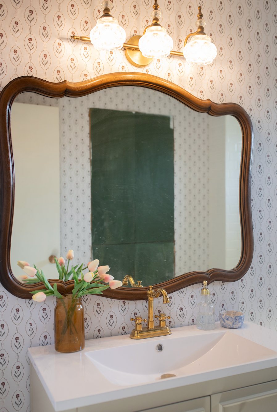 Isabella Wallpaper by Lisee Ree