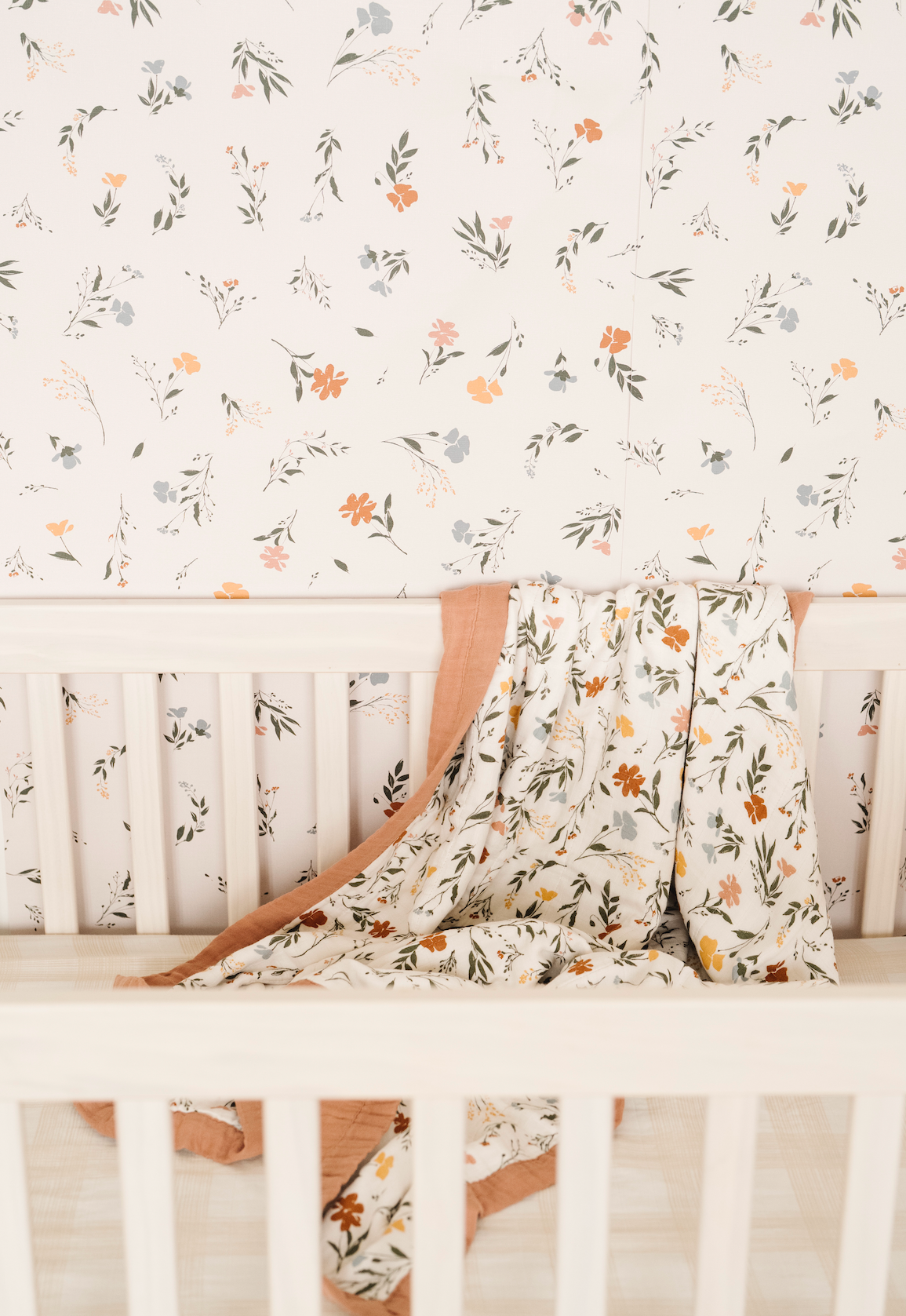 Fleurs Wallpaper by Saranoni