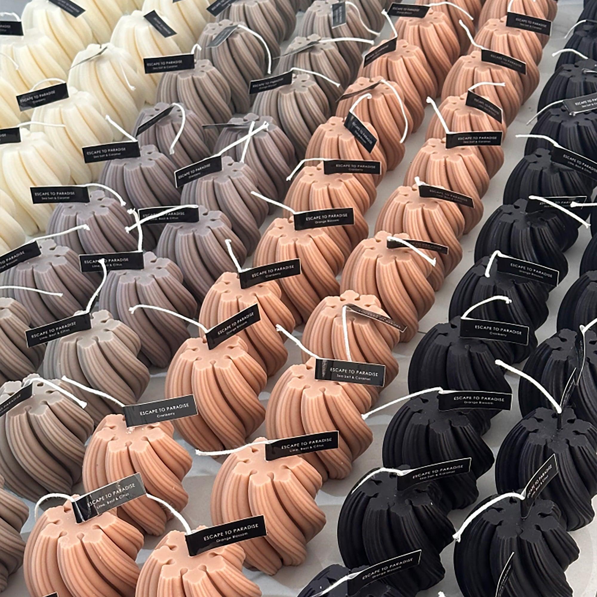 Swirl Candle-Black-Cranberry - PRHOMZ