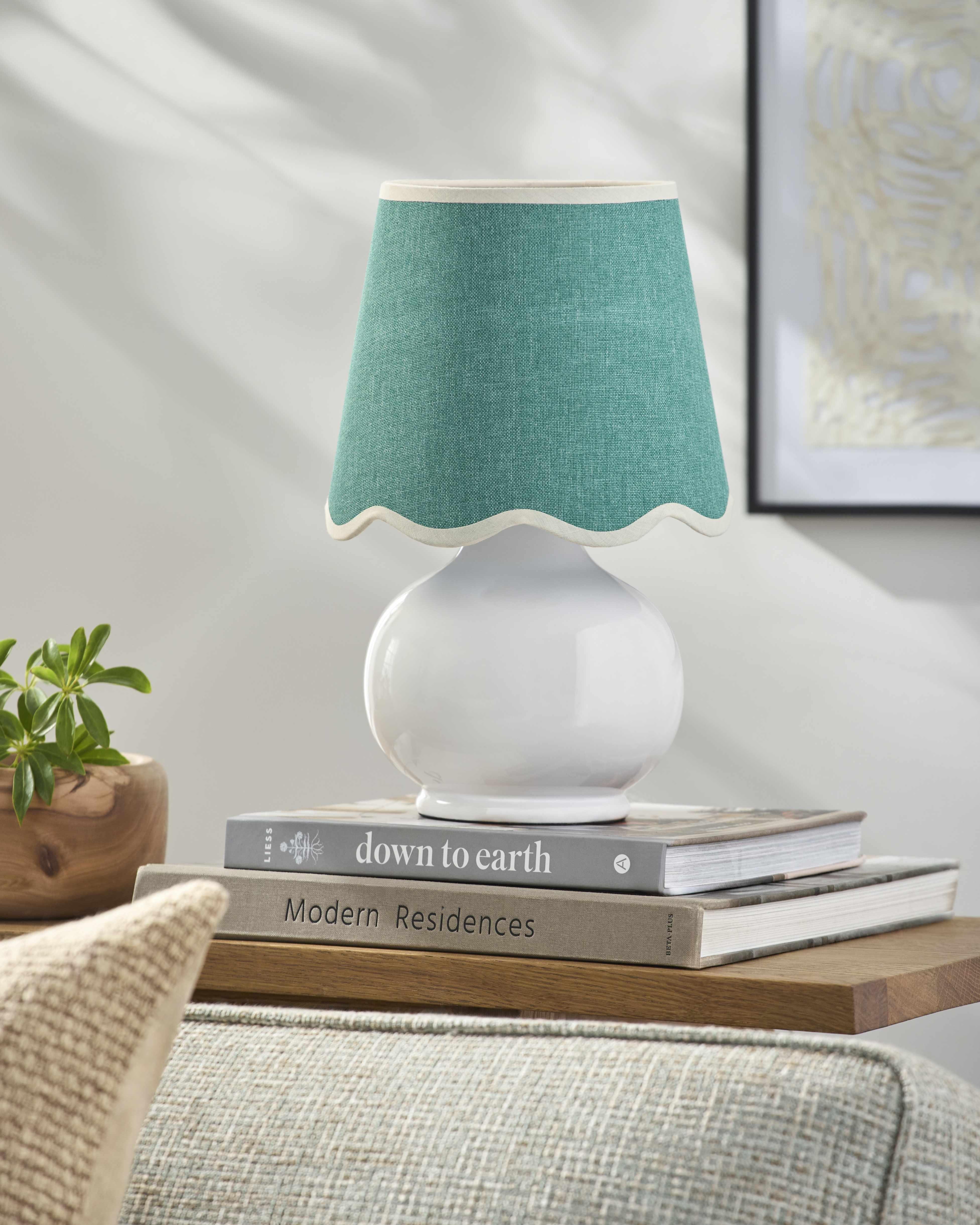Theisseil Table Lamp - PRHOMZ