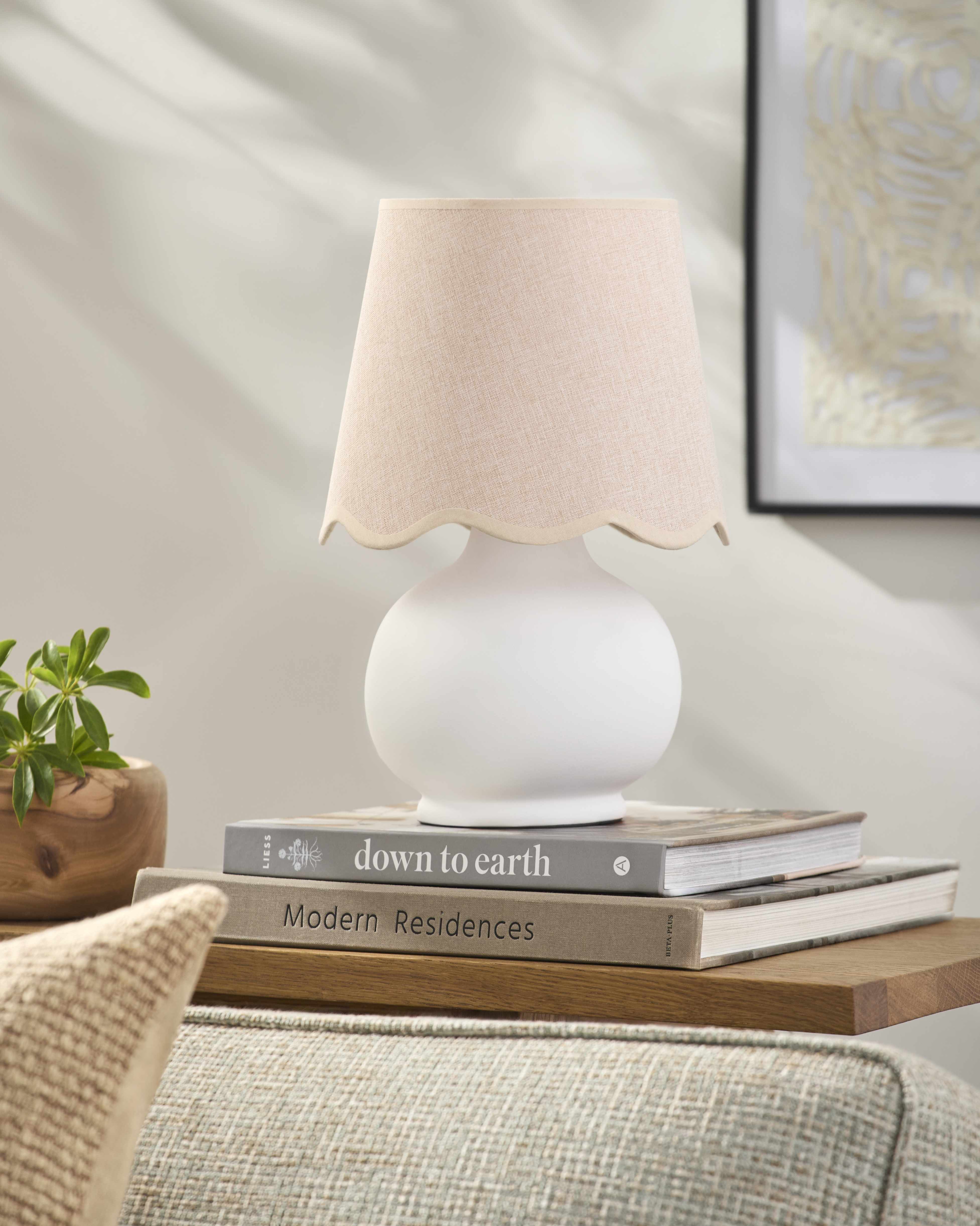 Theisseil Pink Table Lamp-0