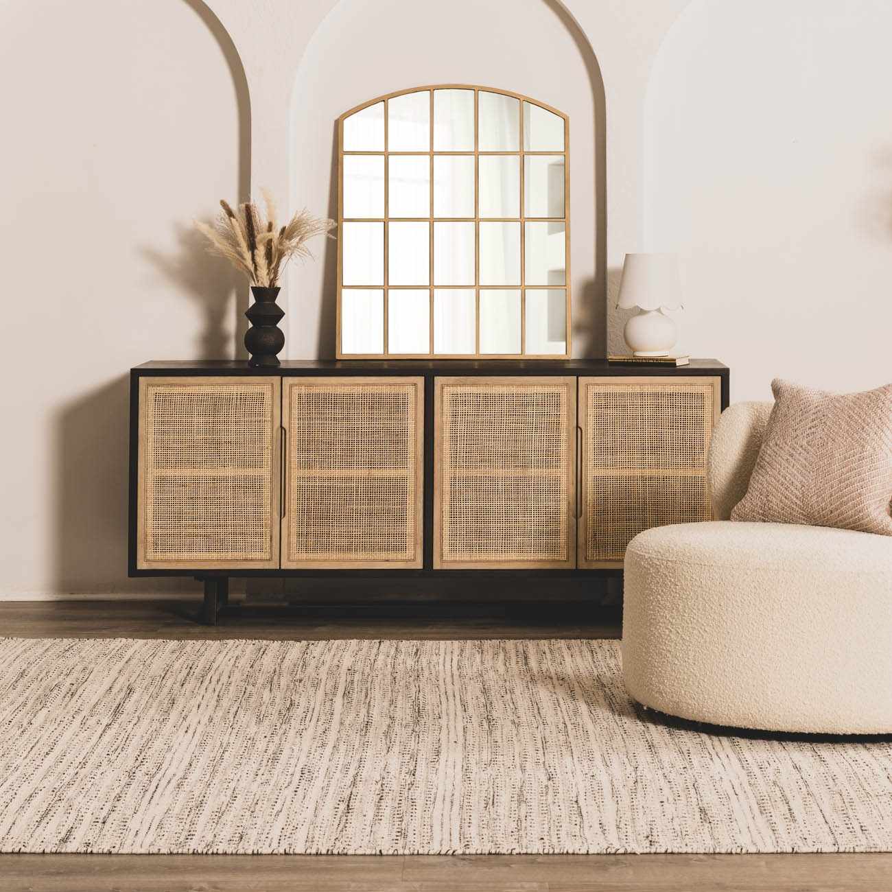 Theisseil White Table Lamp-2