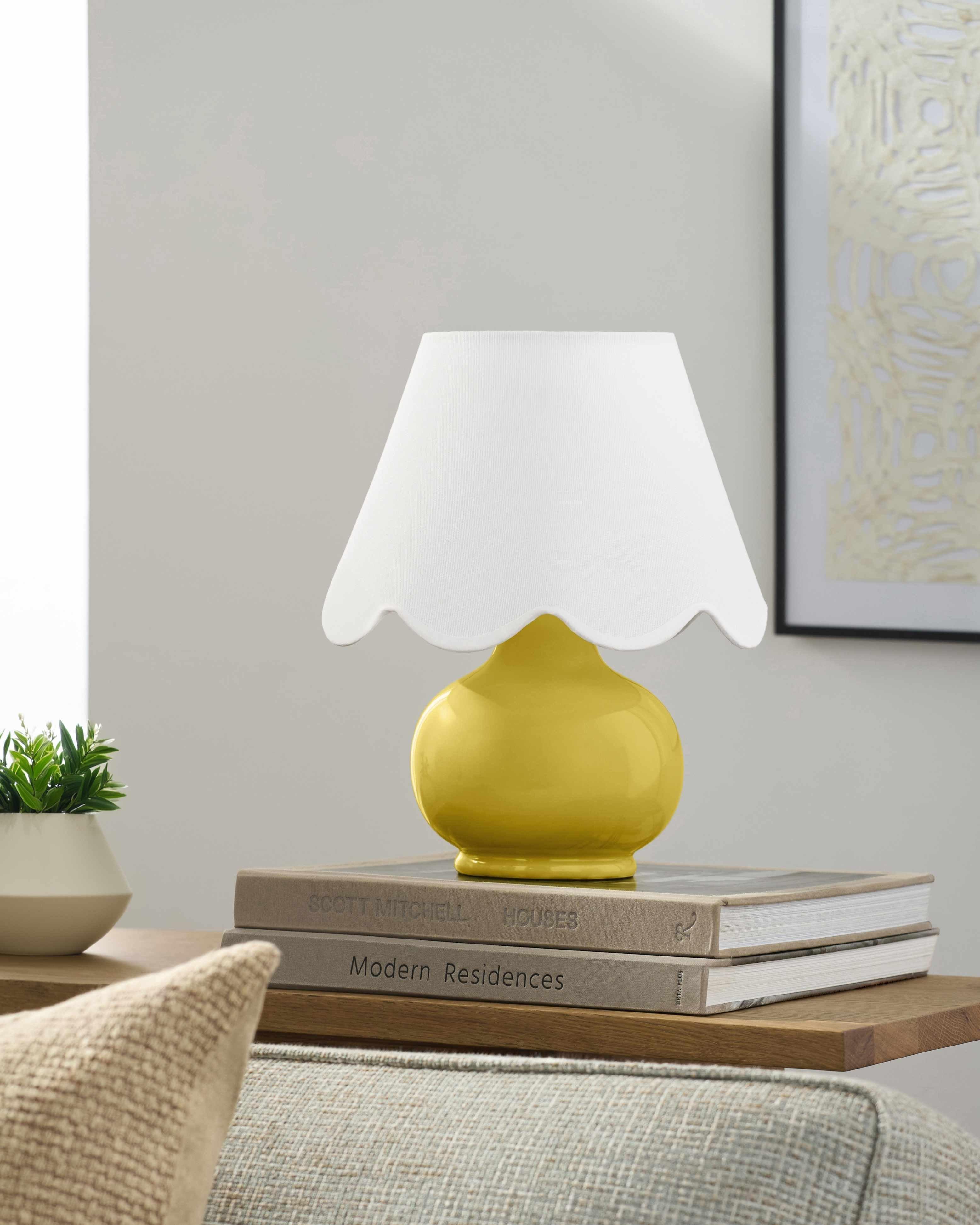 Theisseil Table Lamp - PRHOMZ