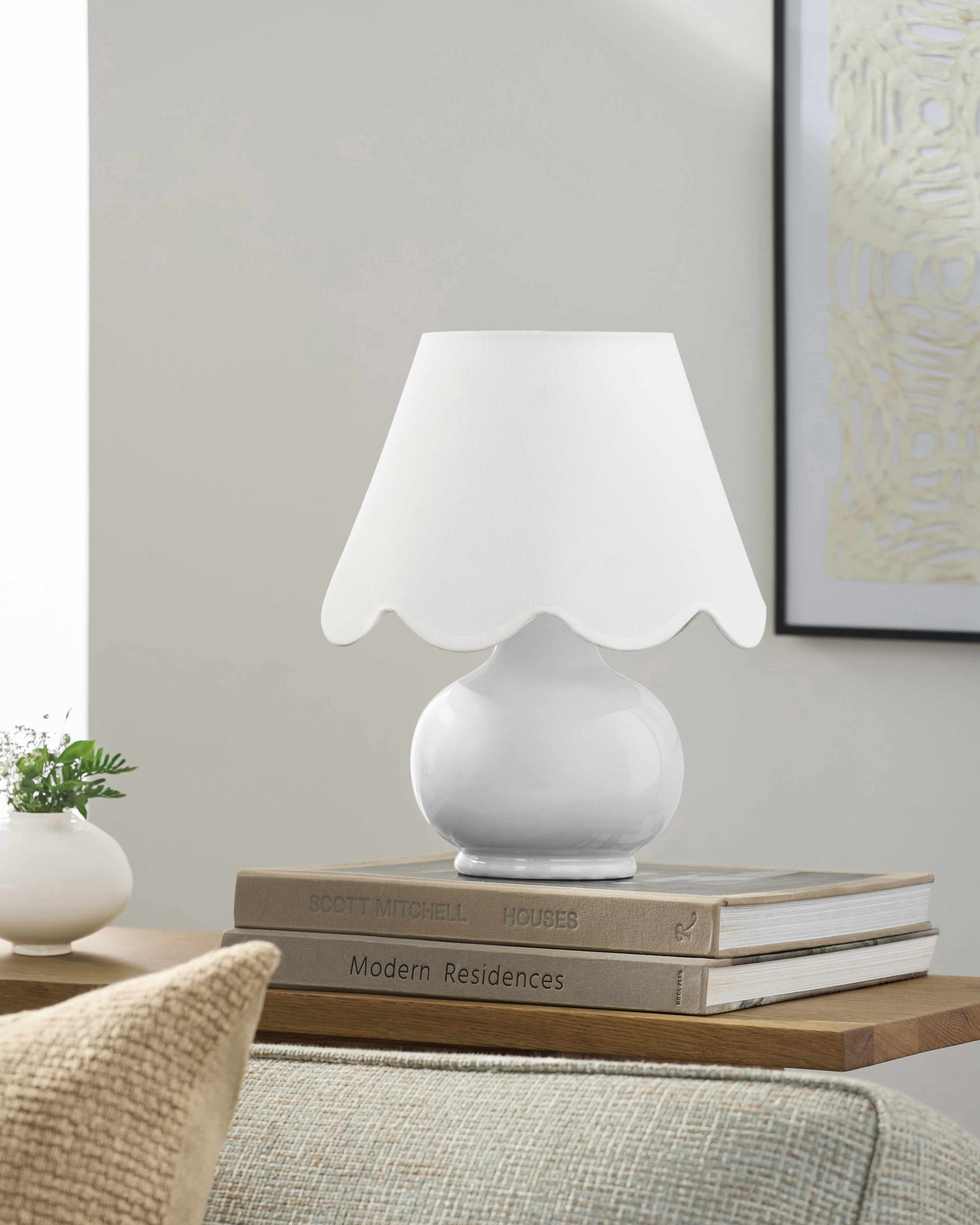 Theisseil Pearl Table Lamp-0