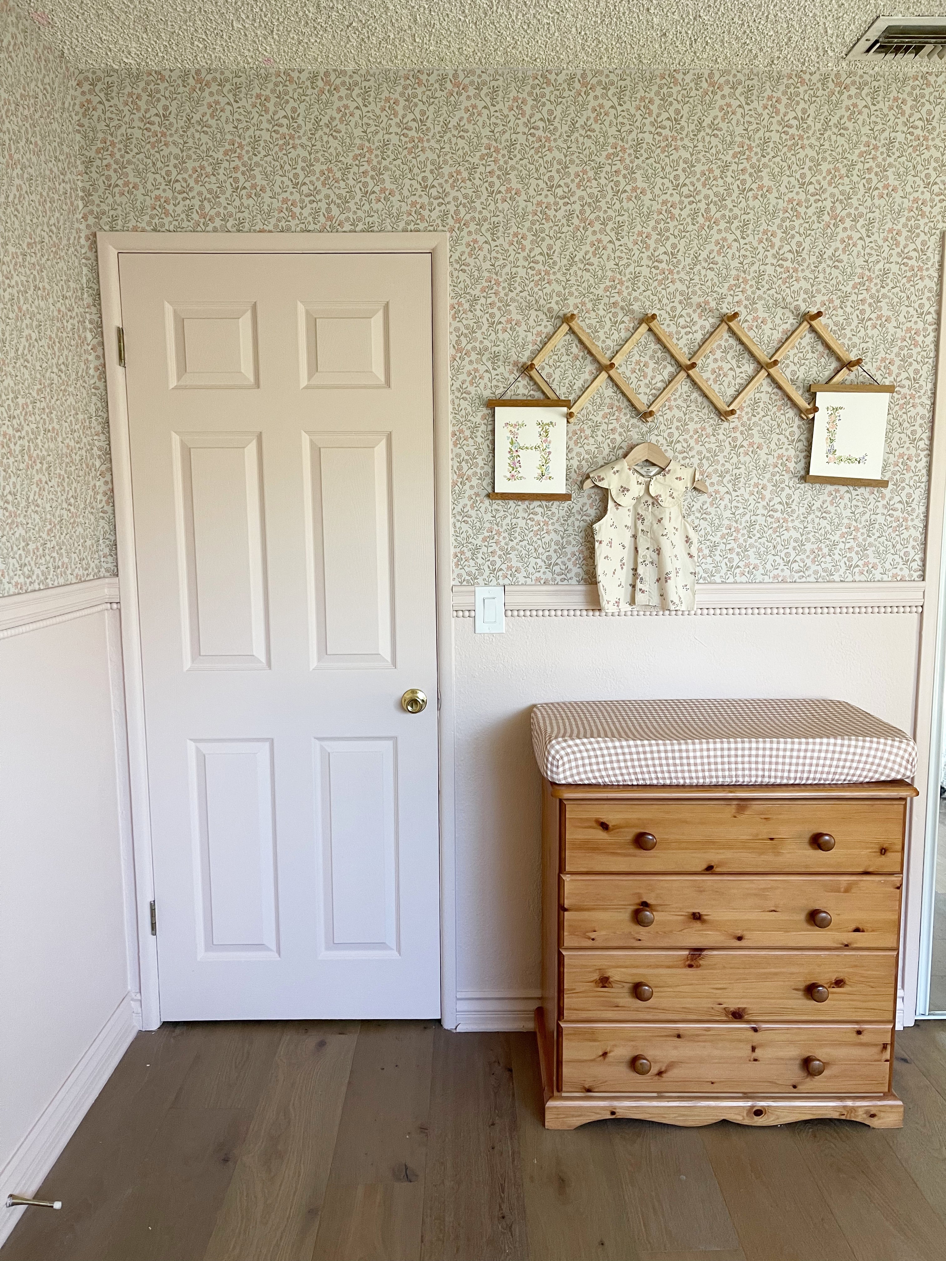 Penelope Wallpaper by Bloomery Decor