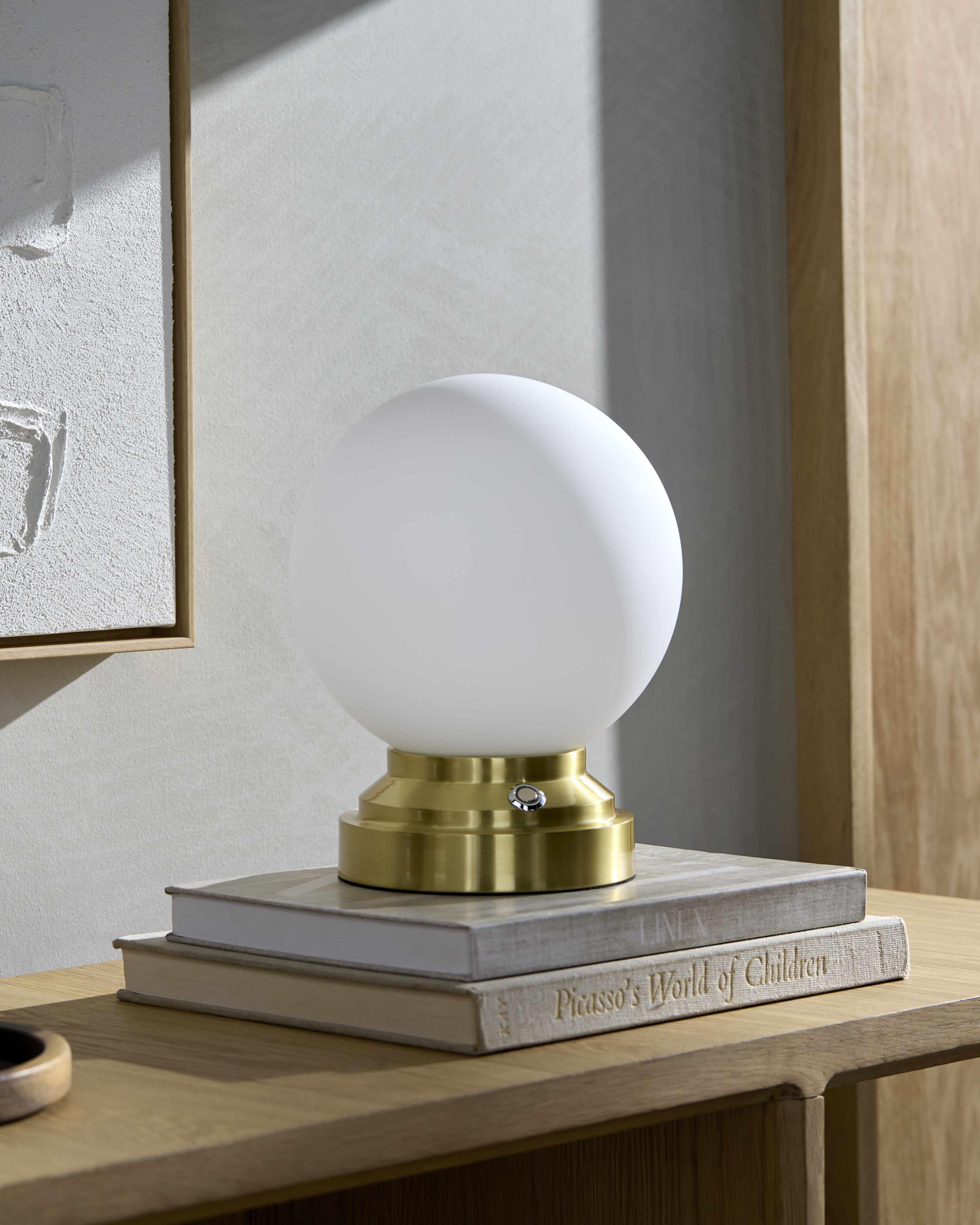 Vacquiers Metallic Gold Table Lamp - PRHOMZ