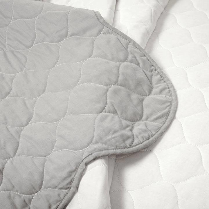 Full/Queen White Grey Scalloped Edge Reversible Thin Light Quilt Set - PRHOMZ