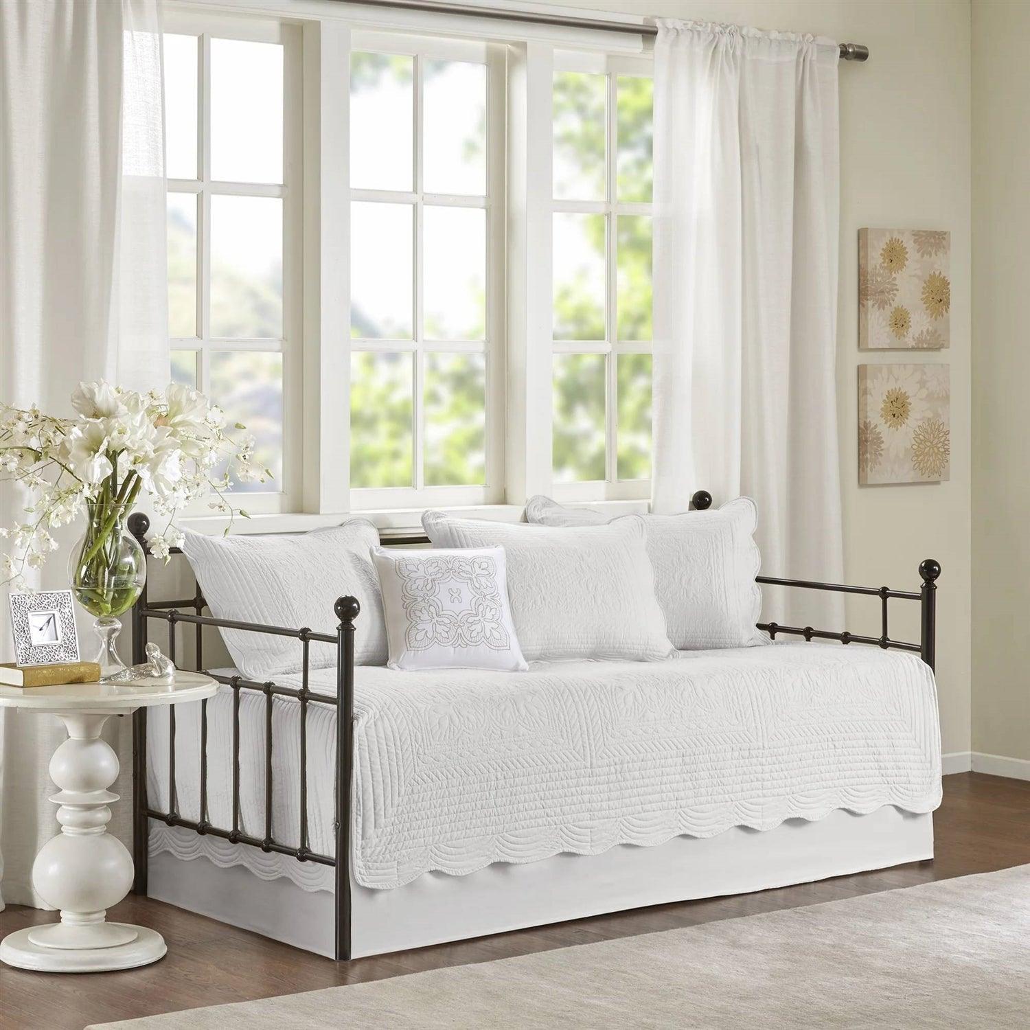 6-Piece Farmhouse White Daybed Cover Bedding Set with Scalloped Edges - PRHOMZ