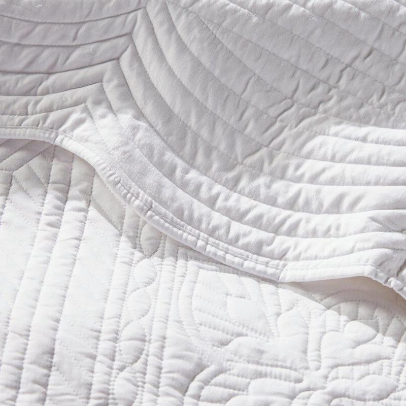 Full/Queen size 3-Piece Reversible Scalloped Edges Microfiber Quilt Set in White - PRHOMZ