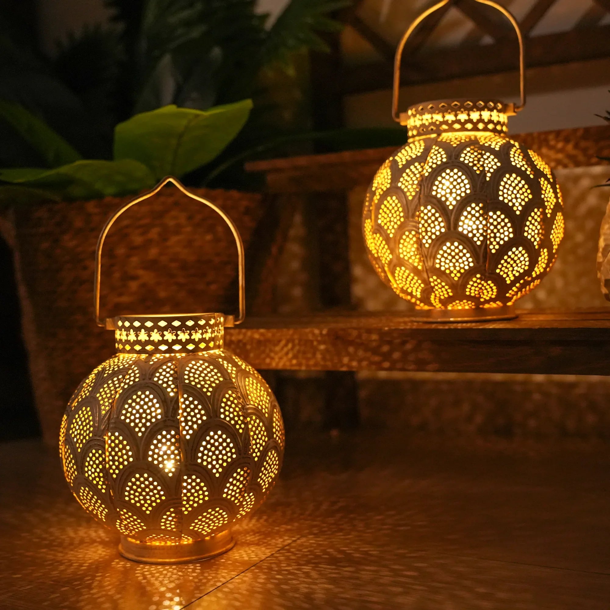 7'' High Battery Powered Cordless Lamp Moroccan Style Metal Table Lamp-1