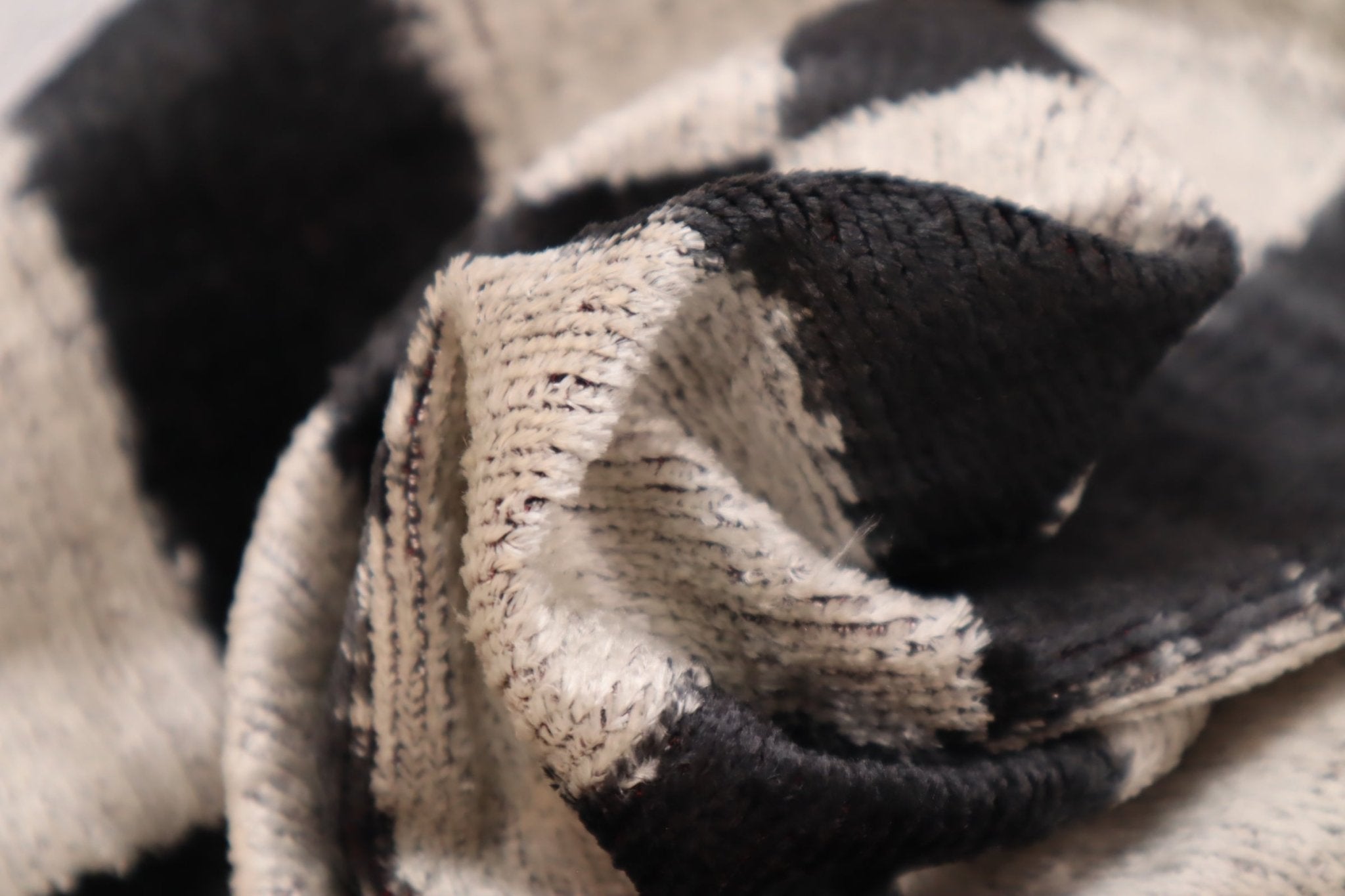 Canvello Luxury Decorative Black & White Throw Pillow | 16 x 24 in (40 x 60 cm)-2