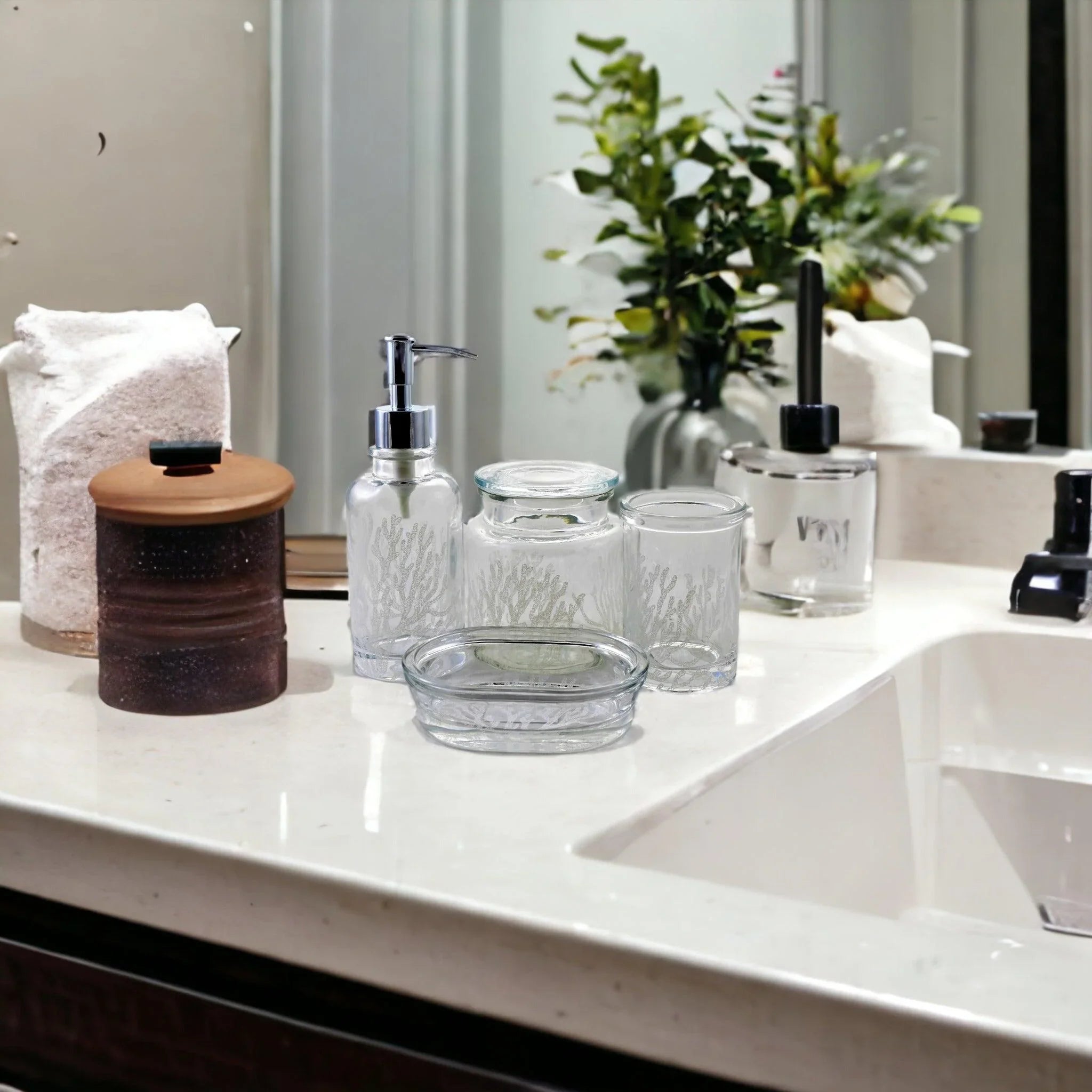 Clear 4-Piece Bathroom Accessory Set | Arctic Collection