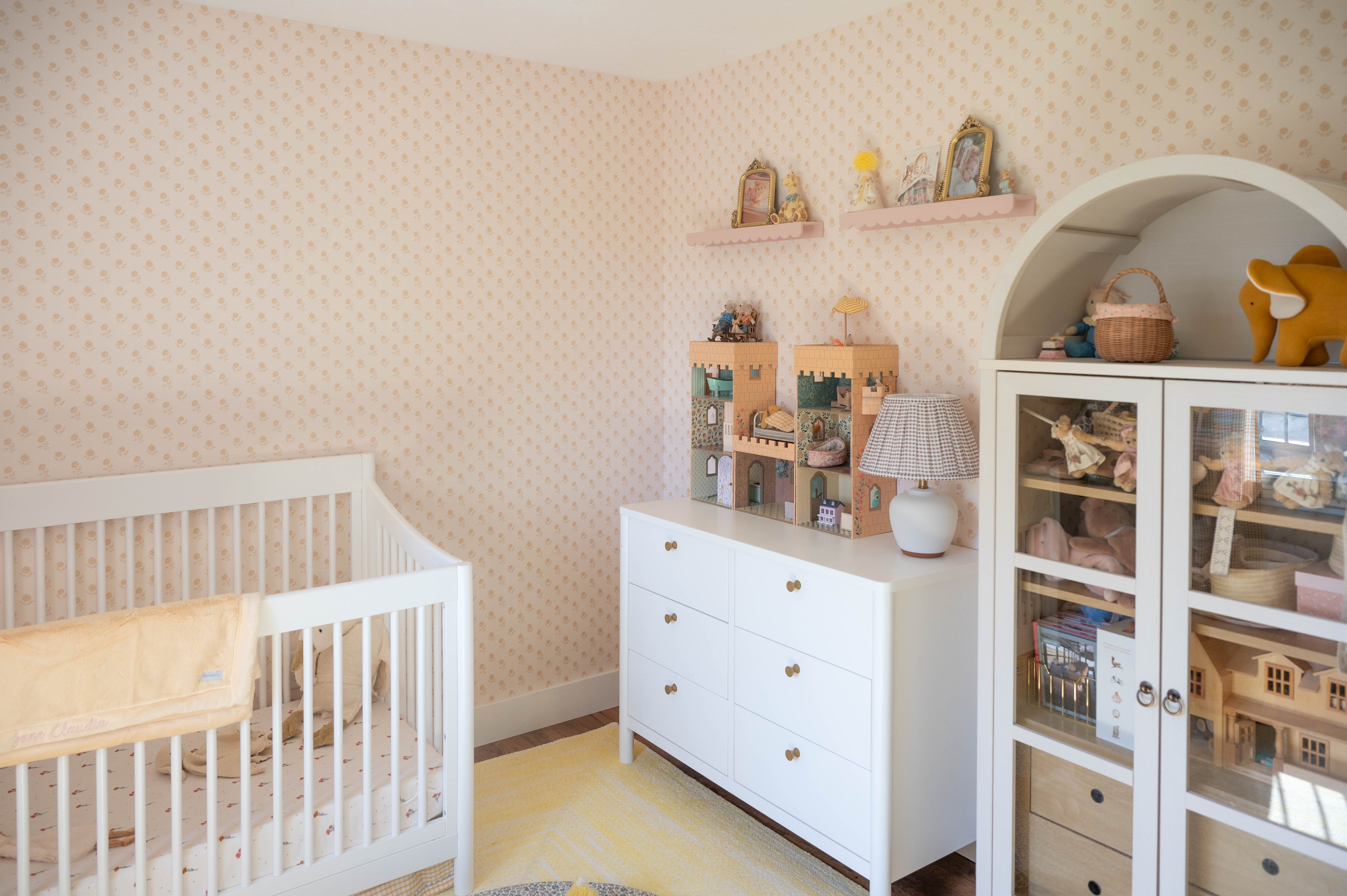 Elle Wallpaper by Ali Anni