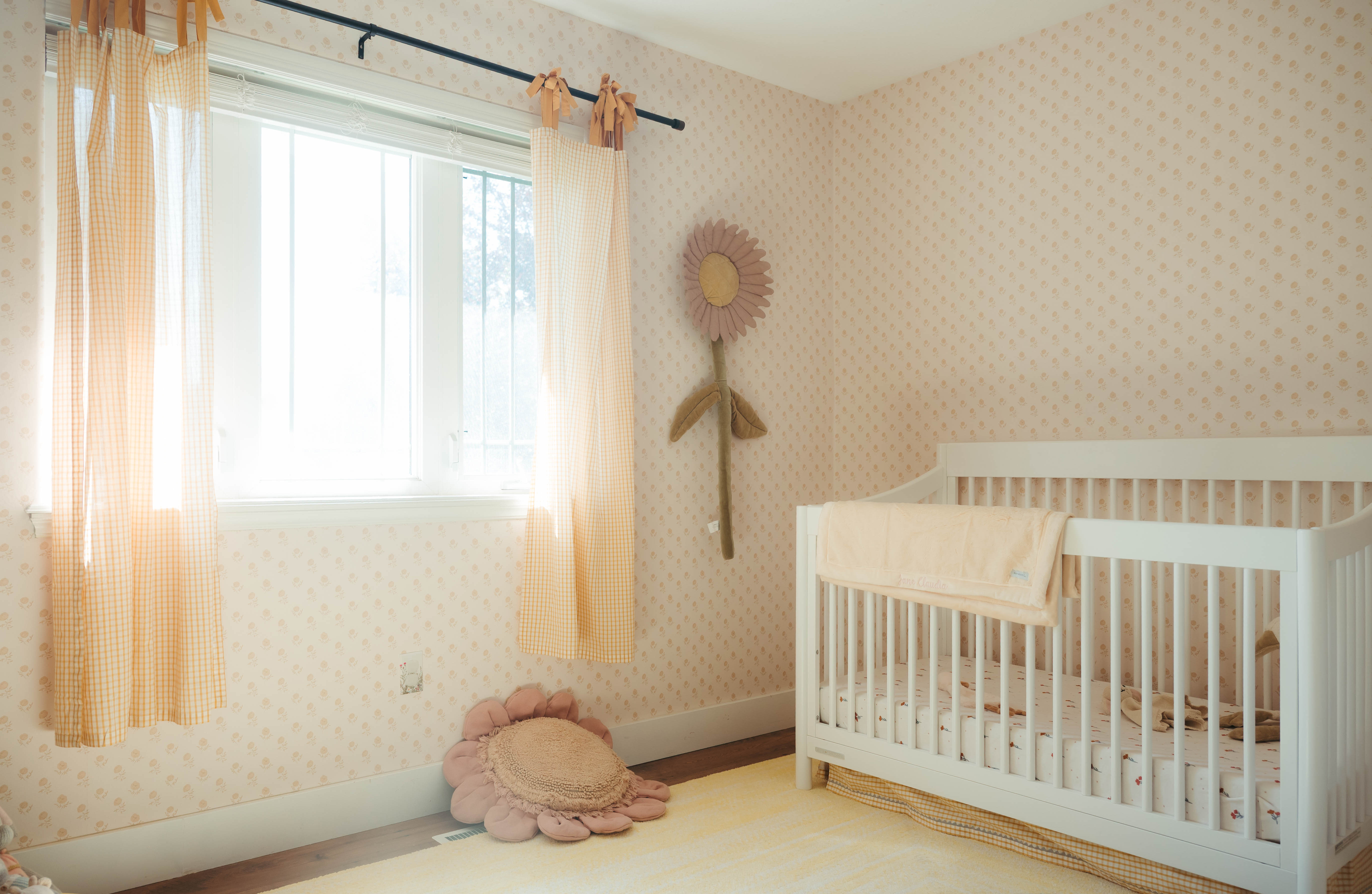 Elle Wallpaper by Ali Anni