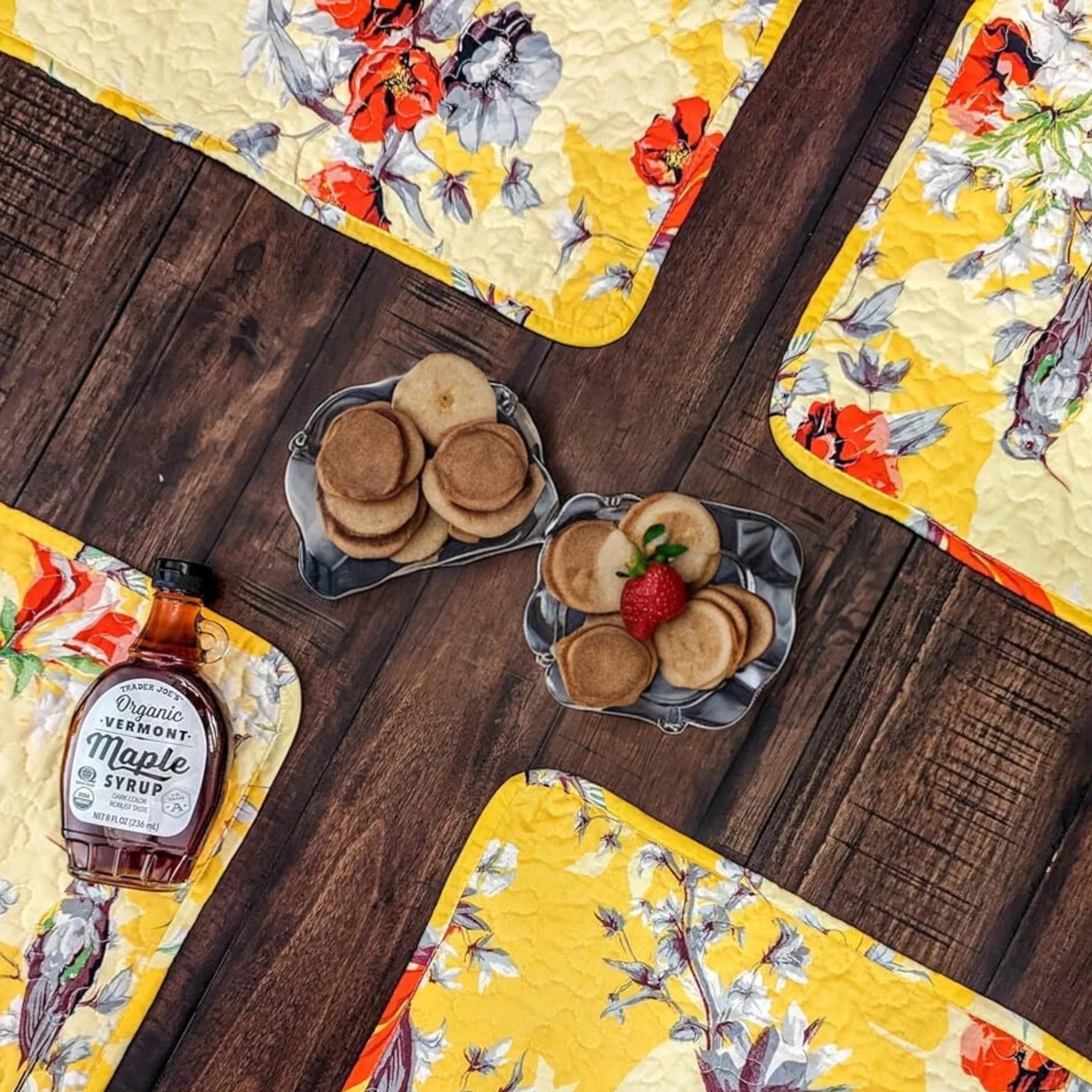 DaDa Bedding Radiant Sunshine Yellow Floral Dining Table Placemats - Set of 4-Pieces Quilted Hummingbirds Farmhouse Red Flowers - 13 x 19