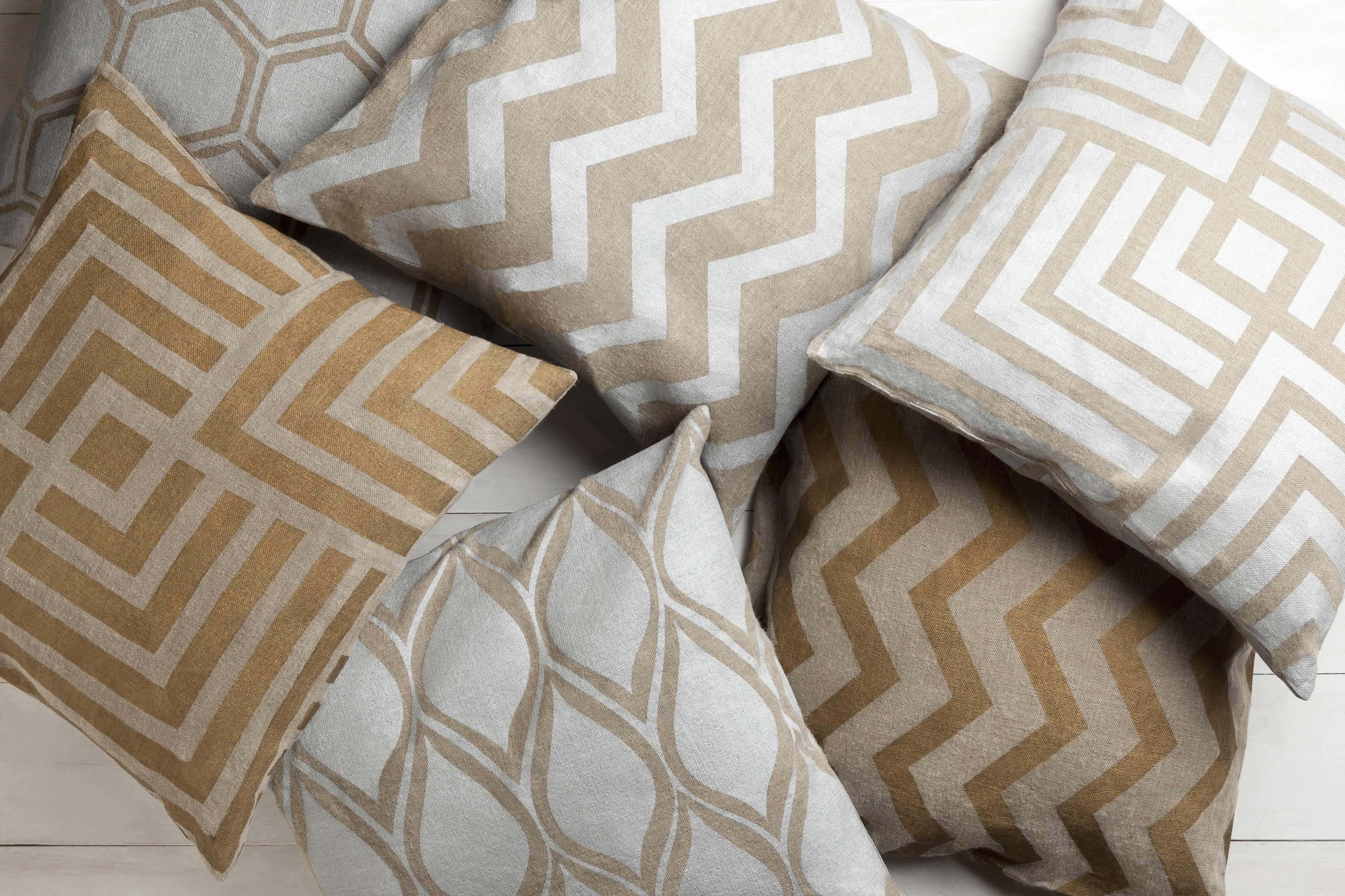 Hardaway Zig-Zag Throw Pillow - Clearance - PRHOMZ