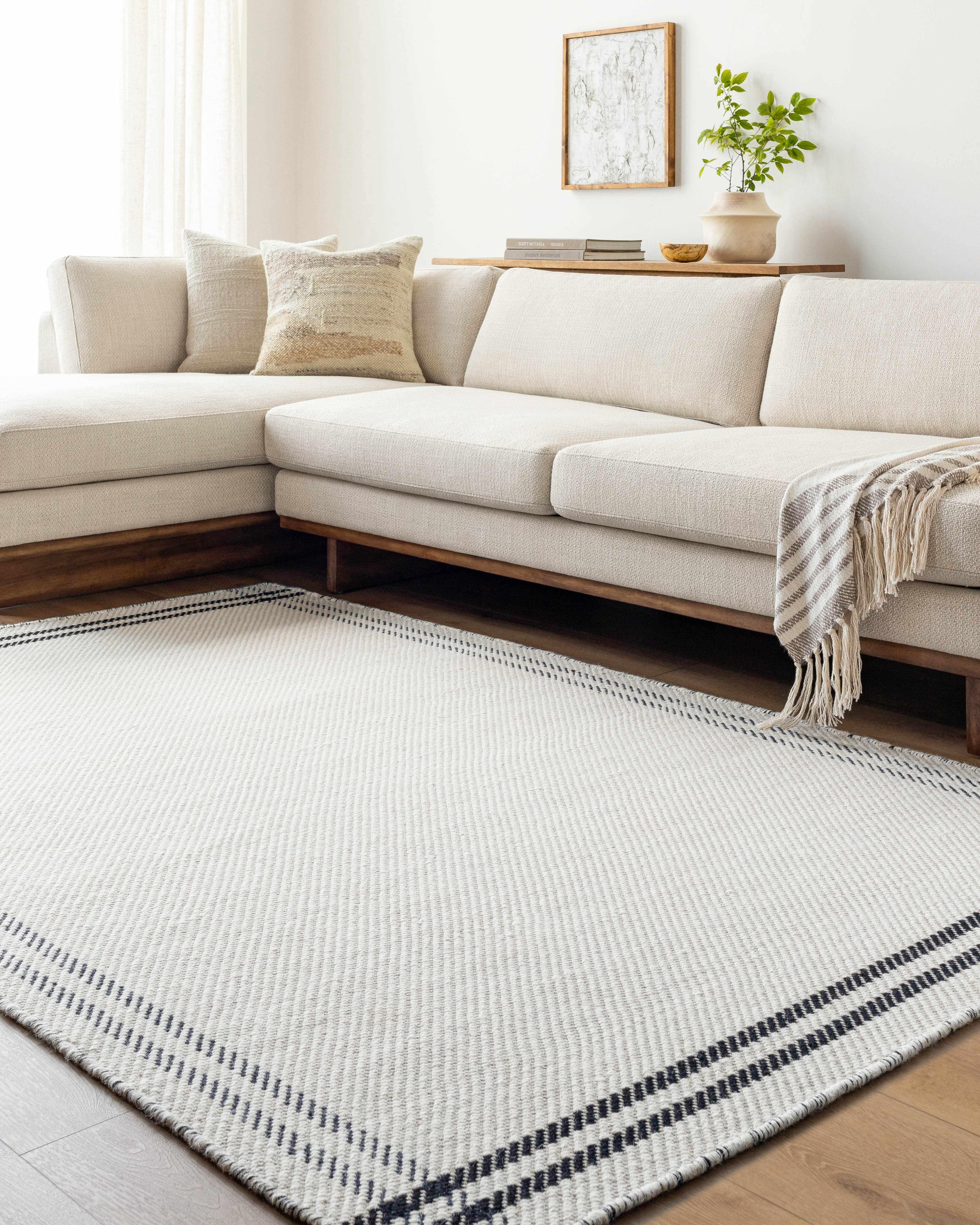 Nimue Cream & Blue Bordered Wool Rug - PRHOMZ