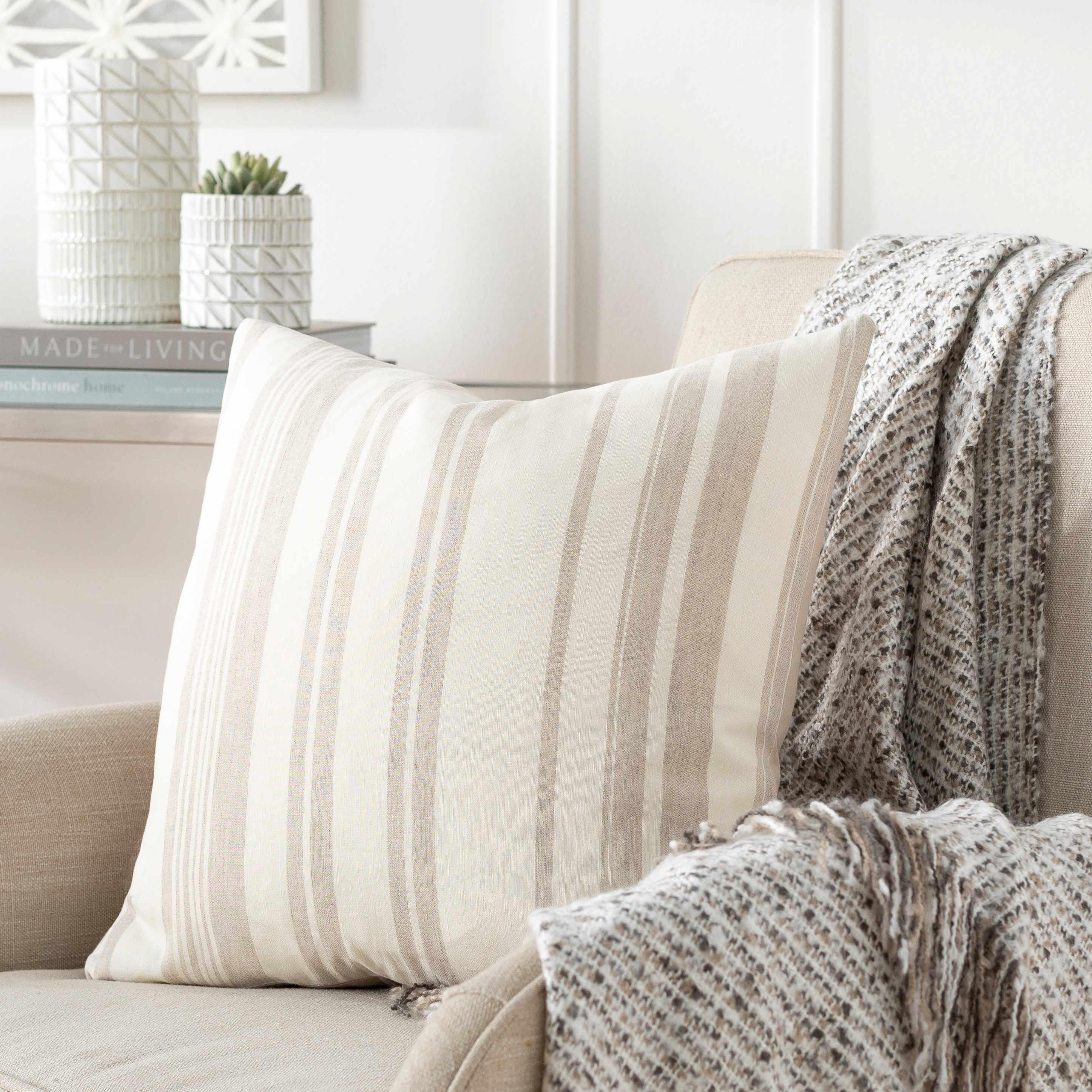 Pawling Throw Pillow - PRHOMZ