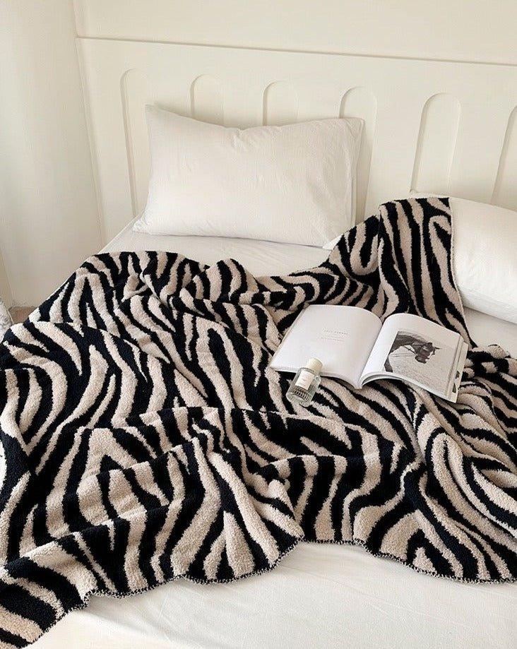 Retro Style Zebra Print Microfiber Throw Blanket - Ultra-Soft & Cozy - PRHOMZ