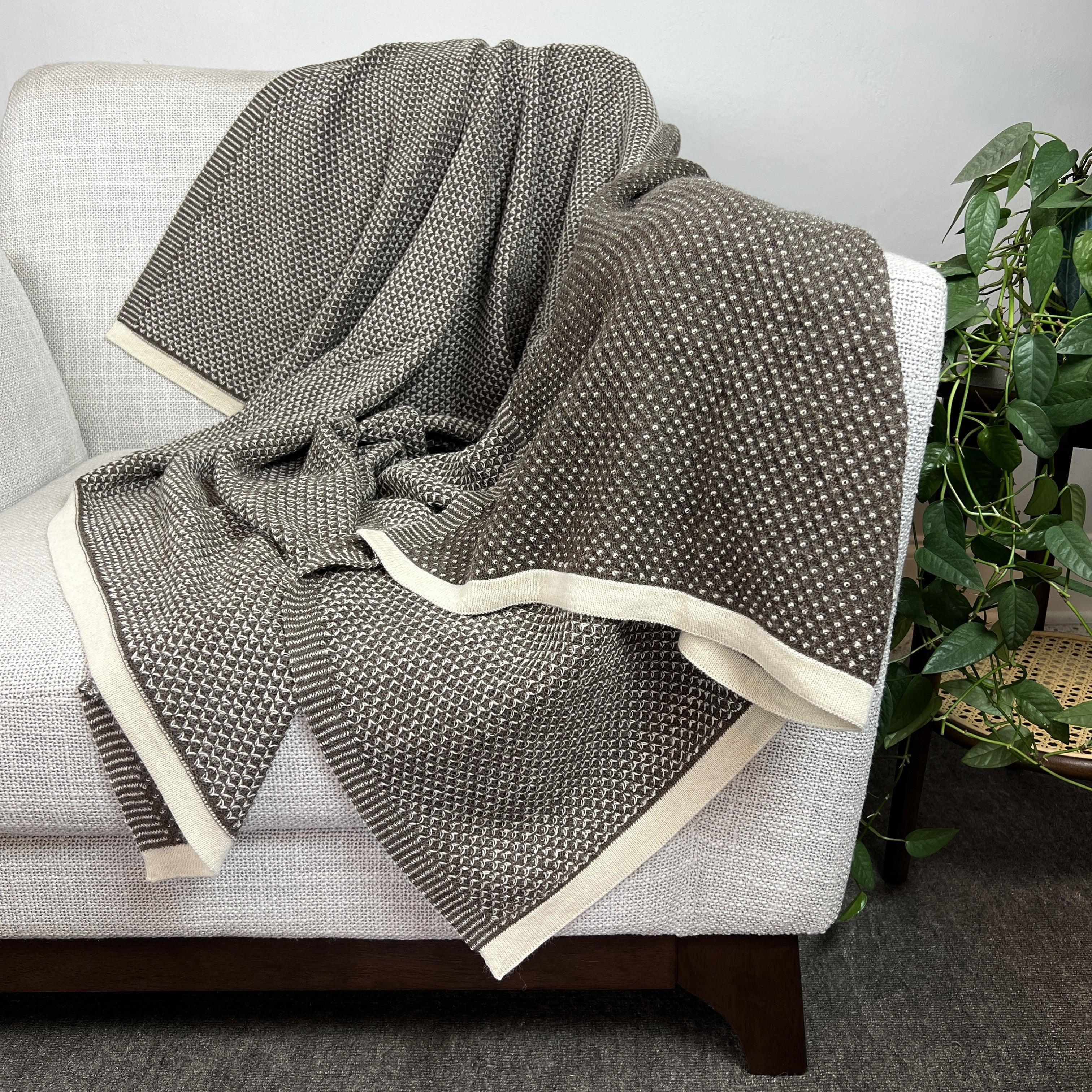 Cocoa Dot Reversible Alpaca Throw - PRHOMZ