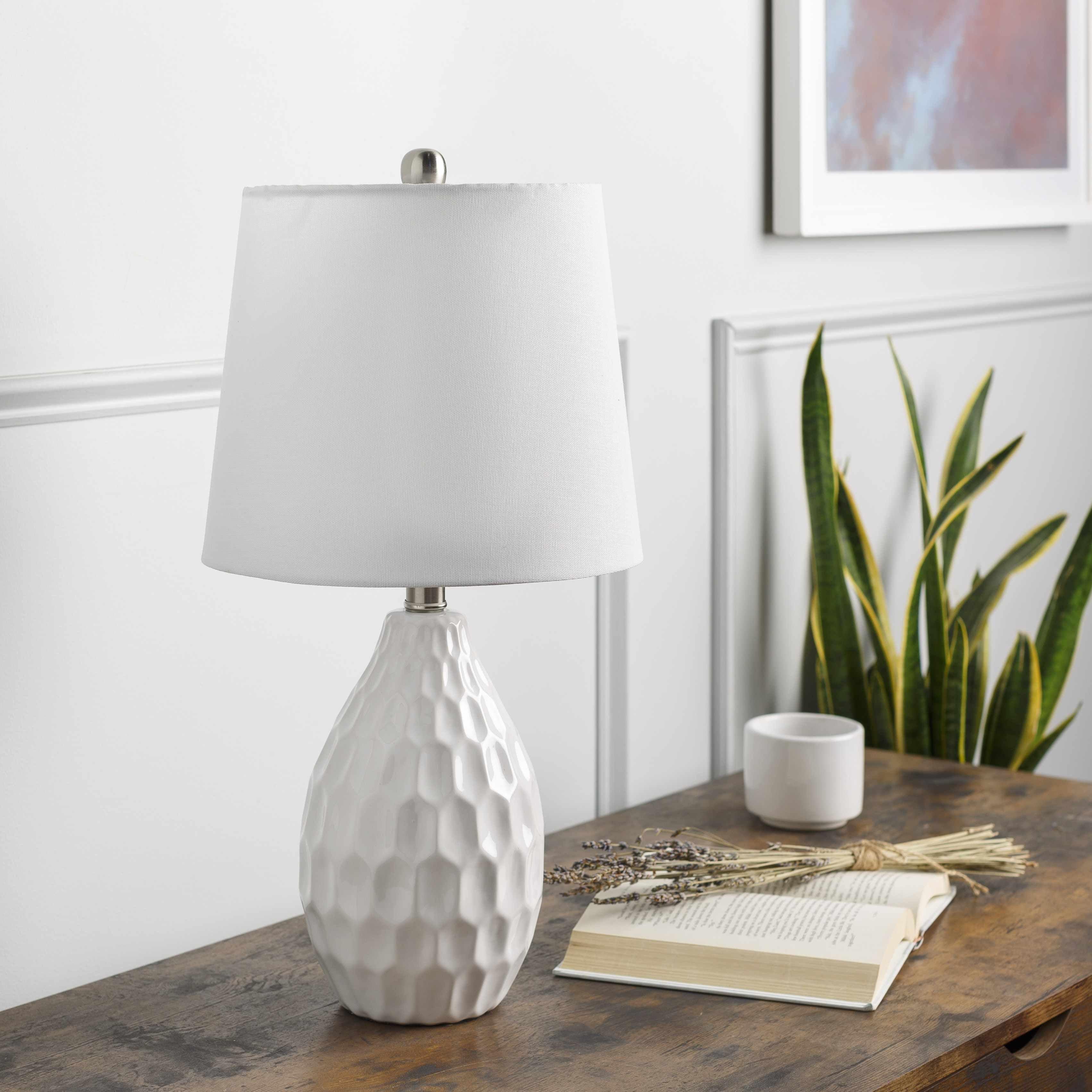 Taguig White Ceramic Table Lamp - PRHOMZ
