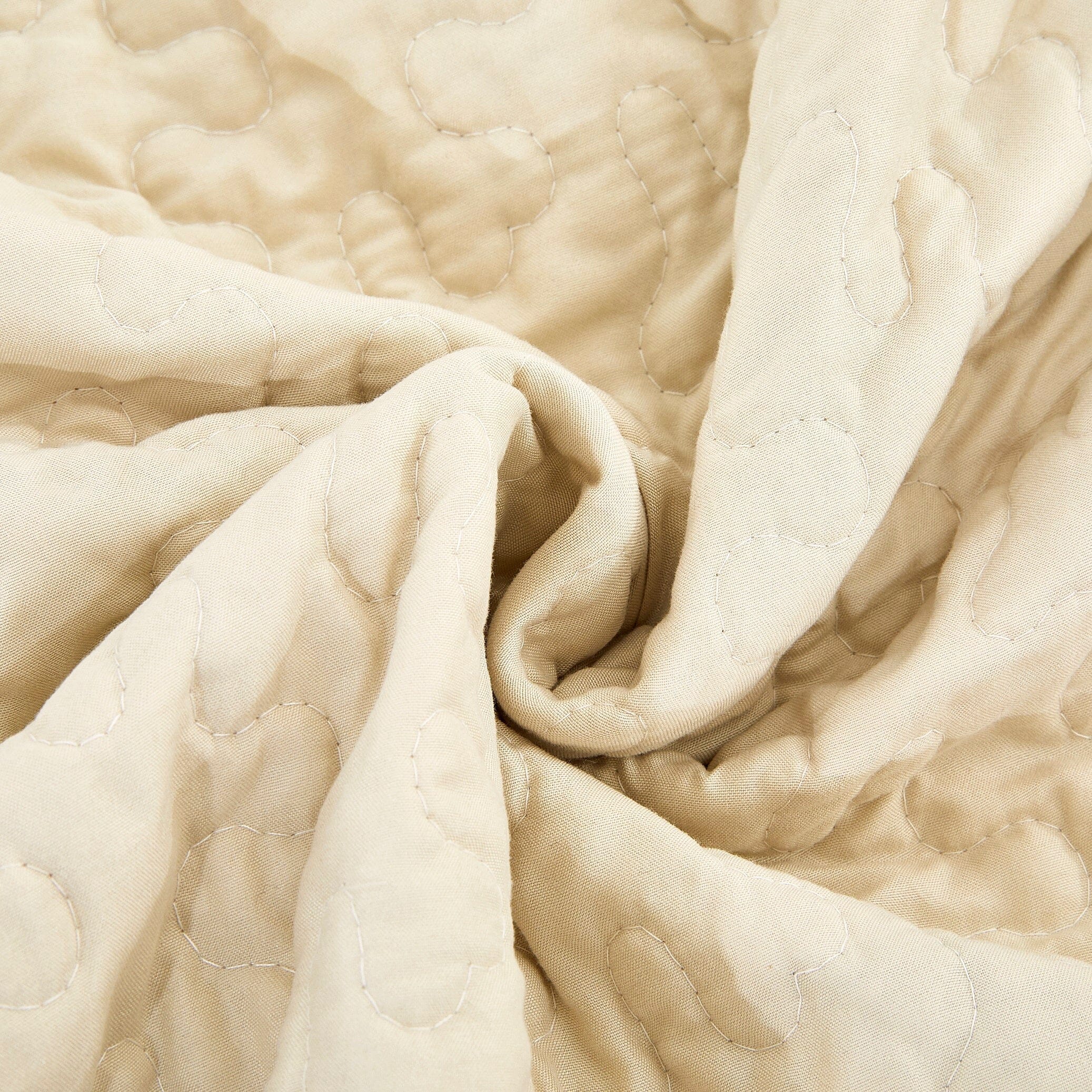 DaDa Bedding Botanical Floral Throw Blanket - Quilted Yellow Fleur Golden Orange Spring Time Tulips - Scalloped Edges Bright Vibrant Ivory Cream - 50 x 60